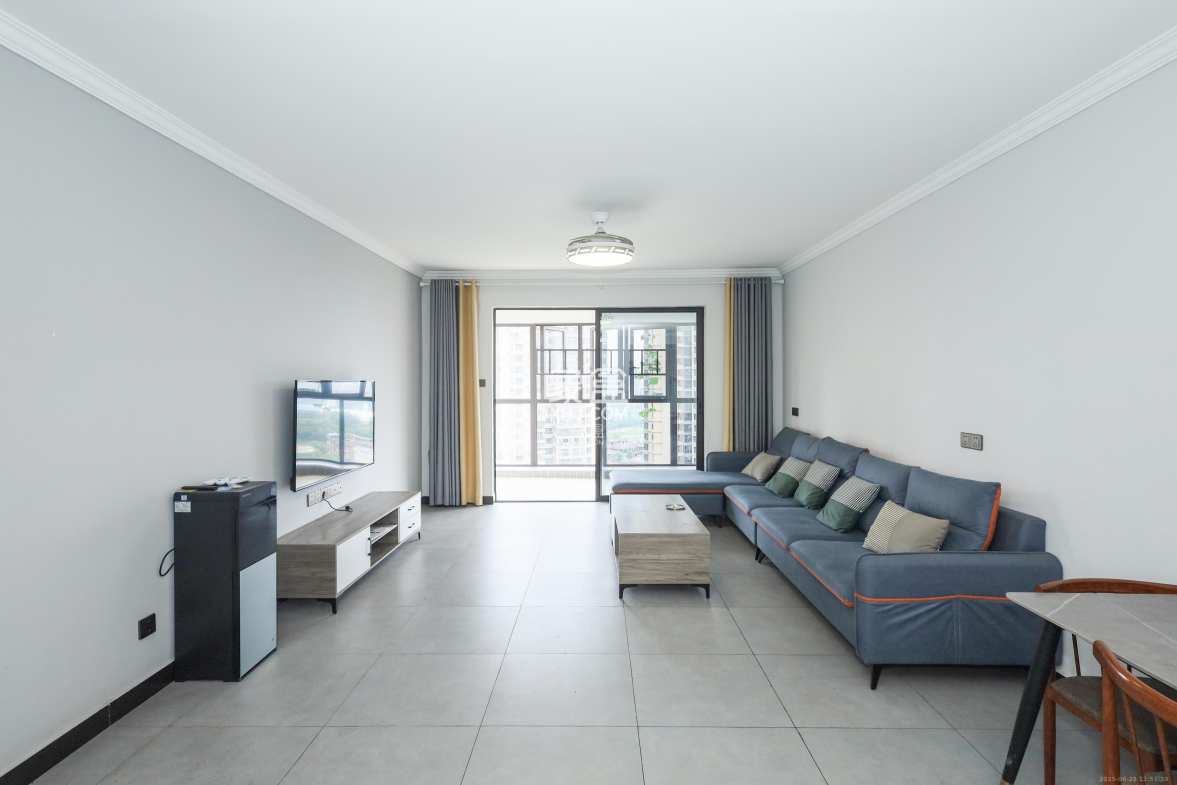 保利麓谷林语F区  4室2厅2卫    118.0万 保利麓谷林语F区  4室2厅2卫    118.0万客厅