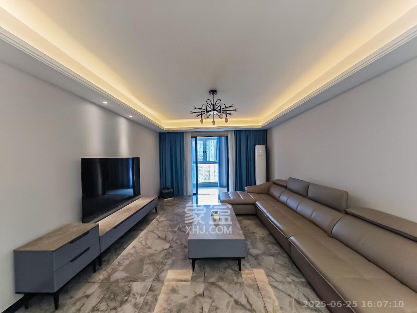 长沙高铁吾悦广场  3室2厅2卫    147.0万 长沙高铁吾悦广场  3室2厅2卫    147.0万客厅