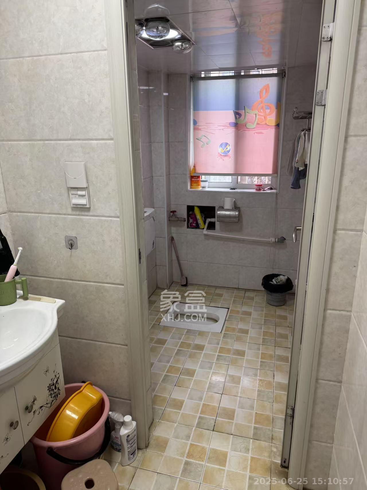 枫华府第 3室2厅2卫 1800.0元/月 枫华府第 3室2厅2卫 1800.0元/月室内图