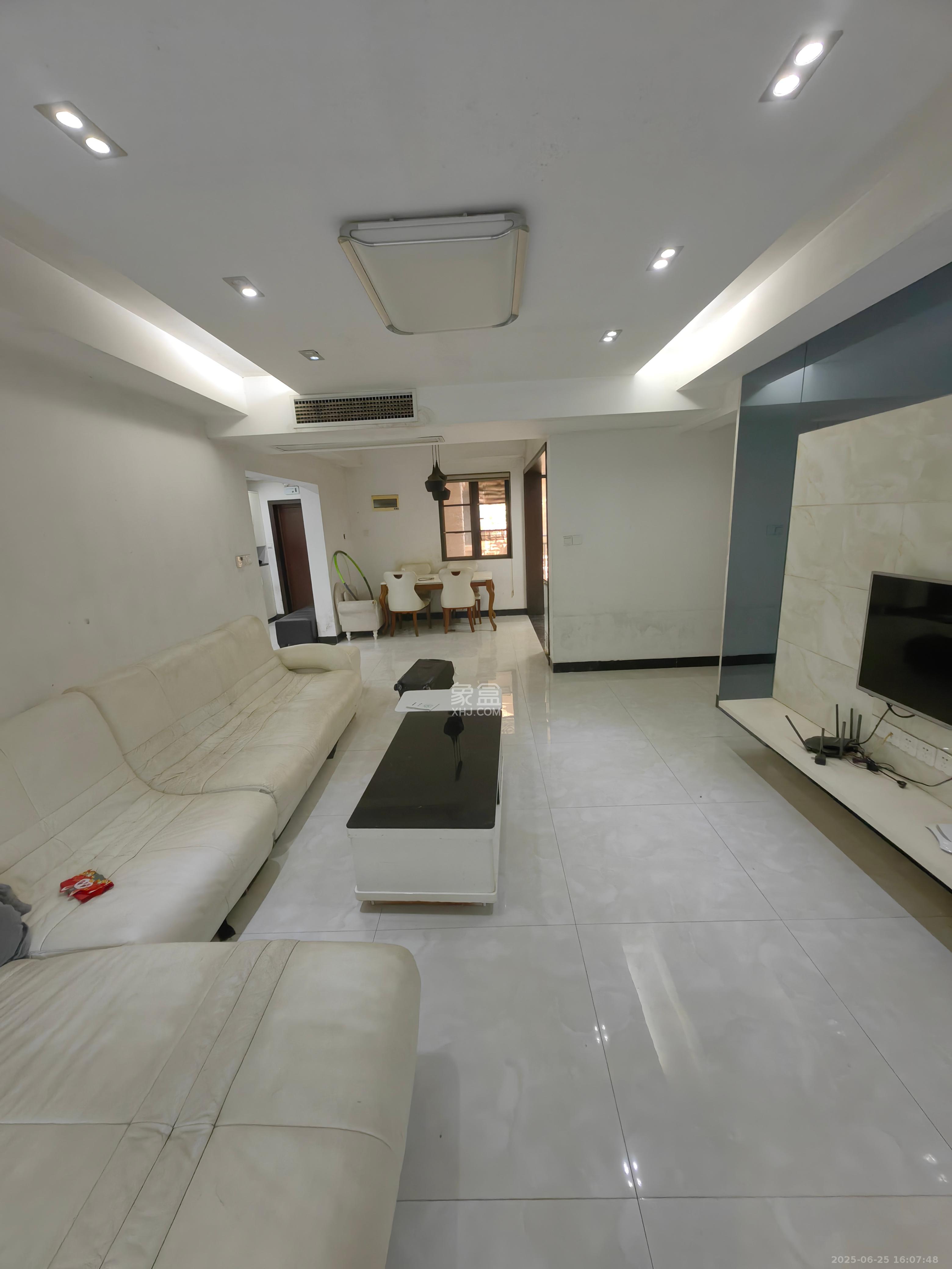 中建芙蓉嘉苑 3室2厅2卫 2600.0元/月 中建芙蓉嘉苑 3室2厅2卫 2600.0元/月室内图