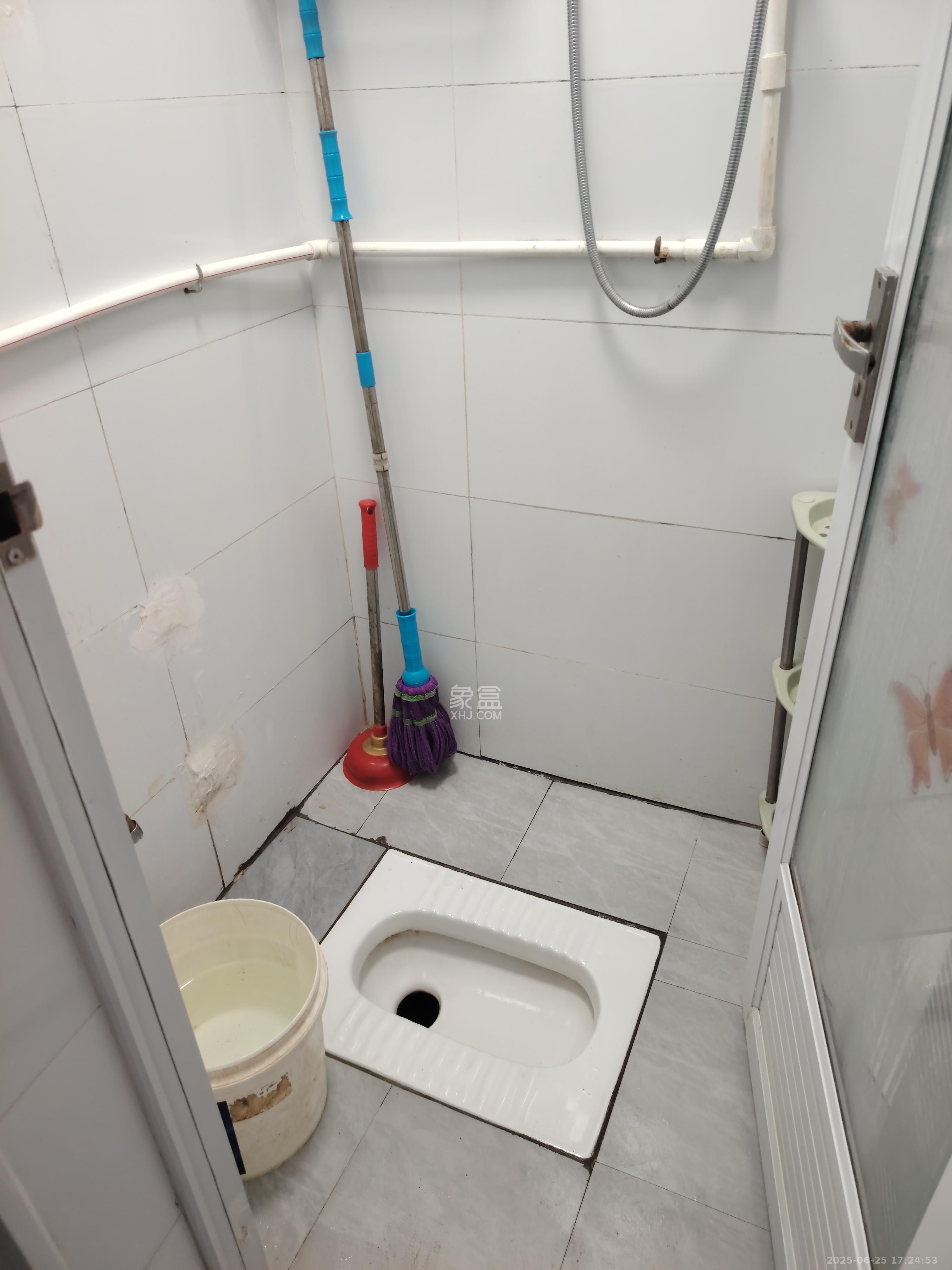 军属新村 2室0厅1卫 1400.0元/月 军属新村 2室0厅1卫 1400.0元/月室内图