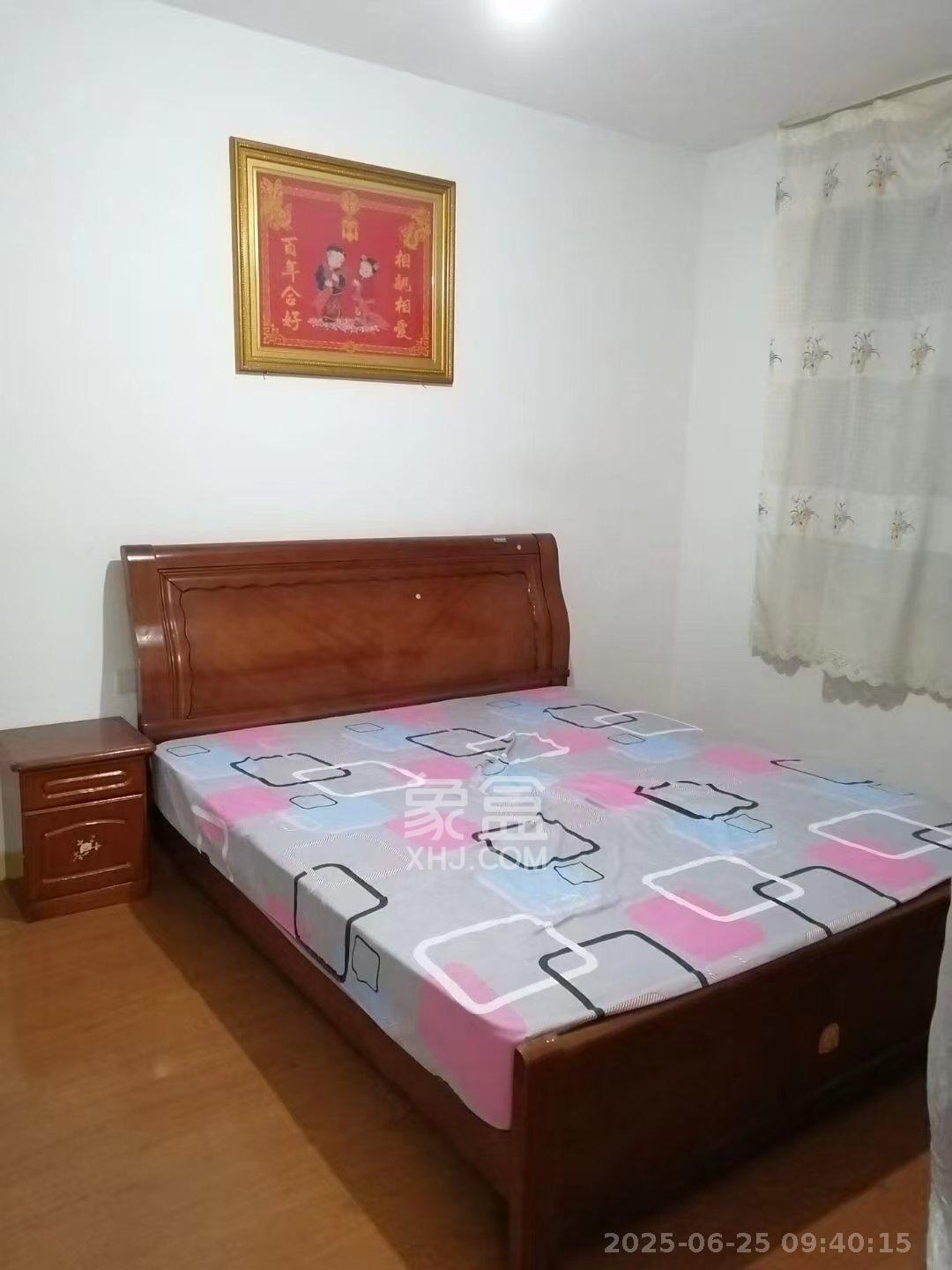 红旗新村  3室2厅1卫   900.00元/月室内图