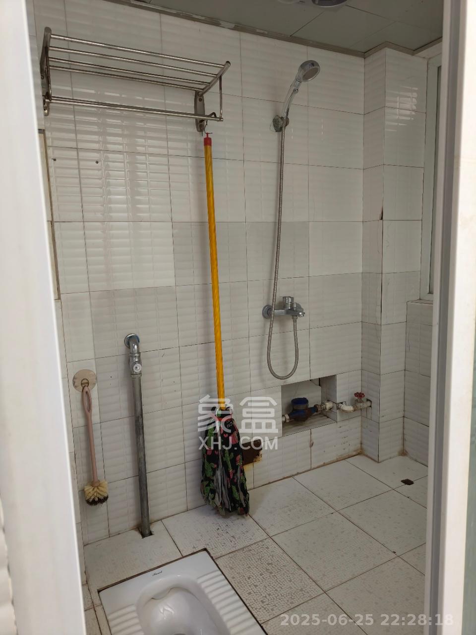 德润园 3室2厅2卫 2300.0元/月 德润园 3室2厅2卫 2300.0元/月室内图