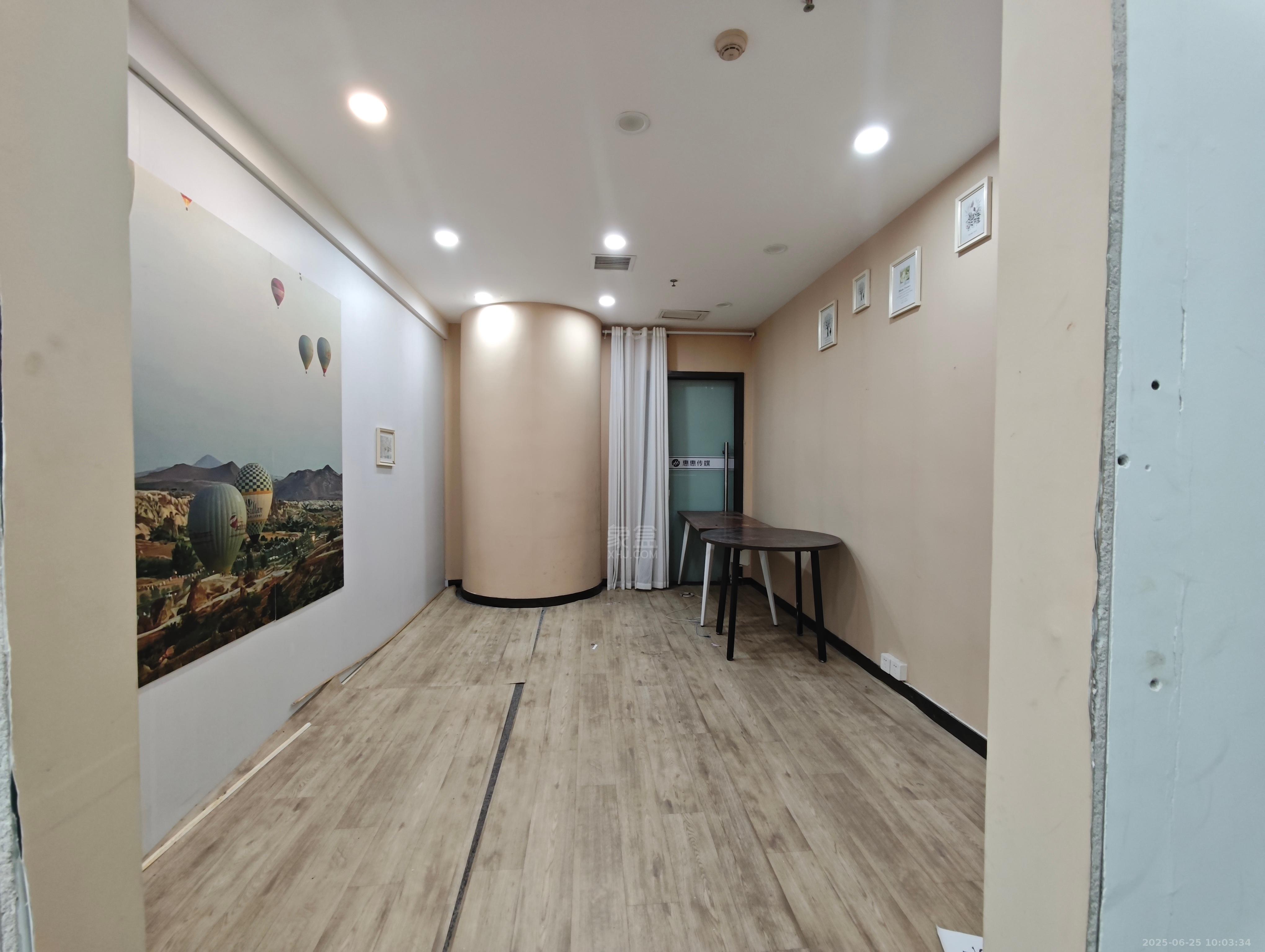 大汉希尔顿 1室1厅1卫 13800.0元/月 大汉希尔顿 1室1厅1卫 13800.0元/月室内图