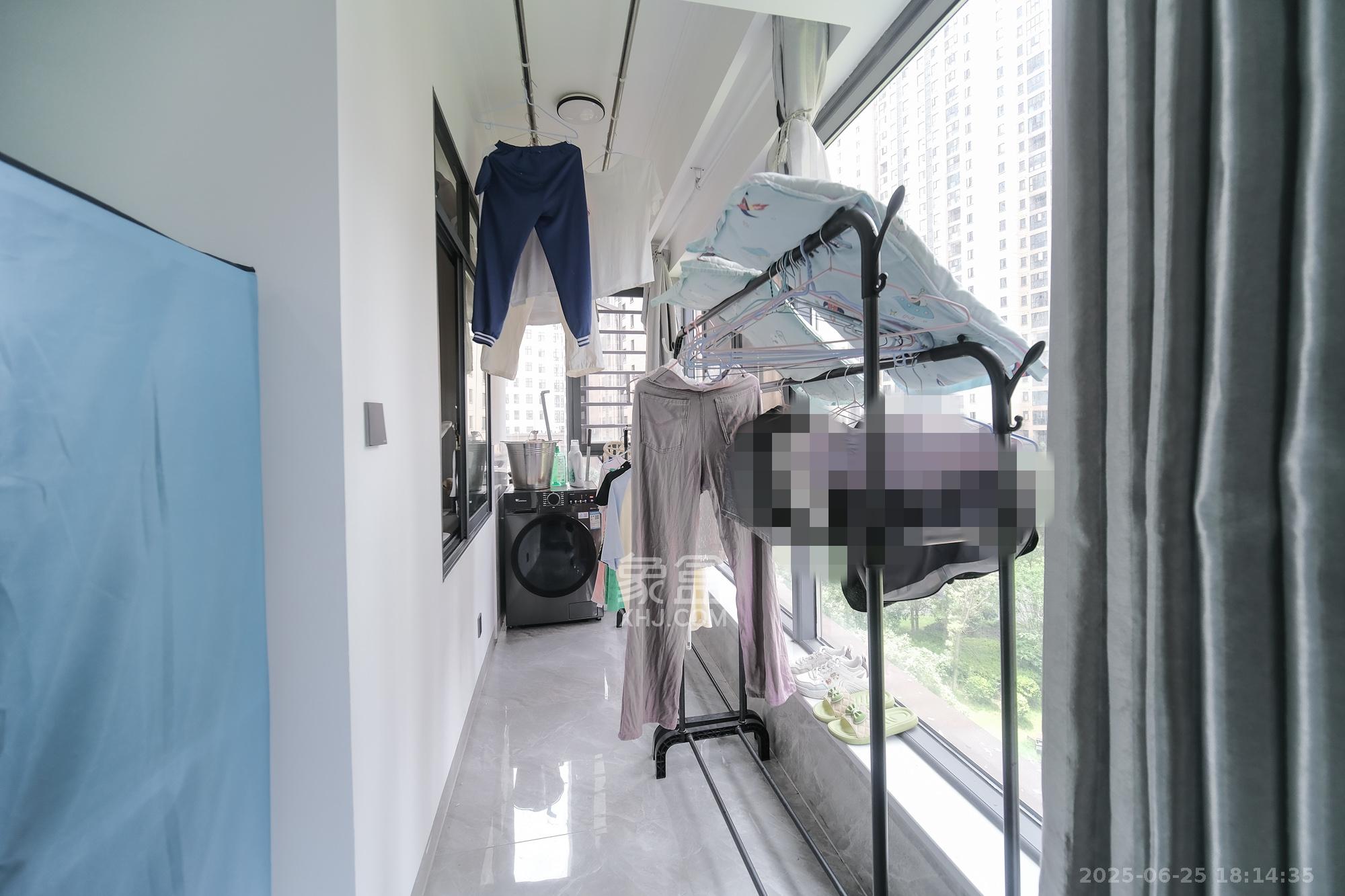 星雅美辰  3室2厅2卫    88.0万 星雅美辰  3室2厅2卫    88.0万阳台