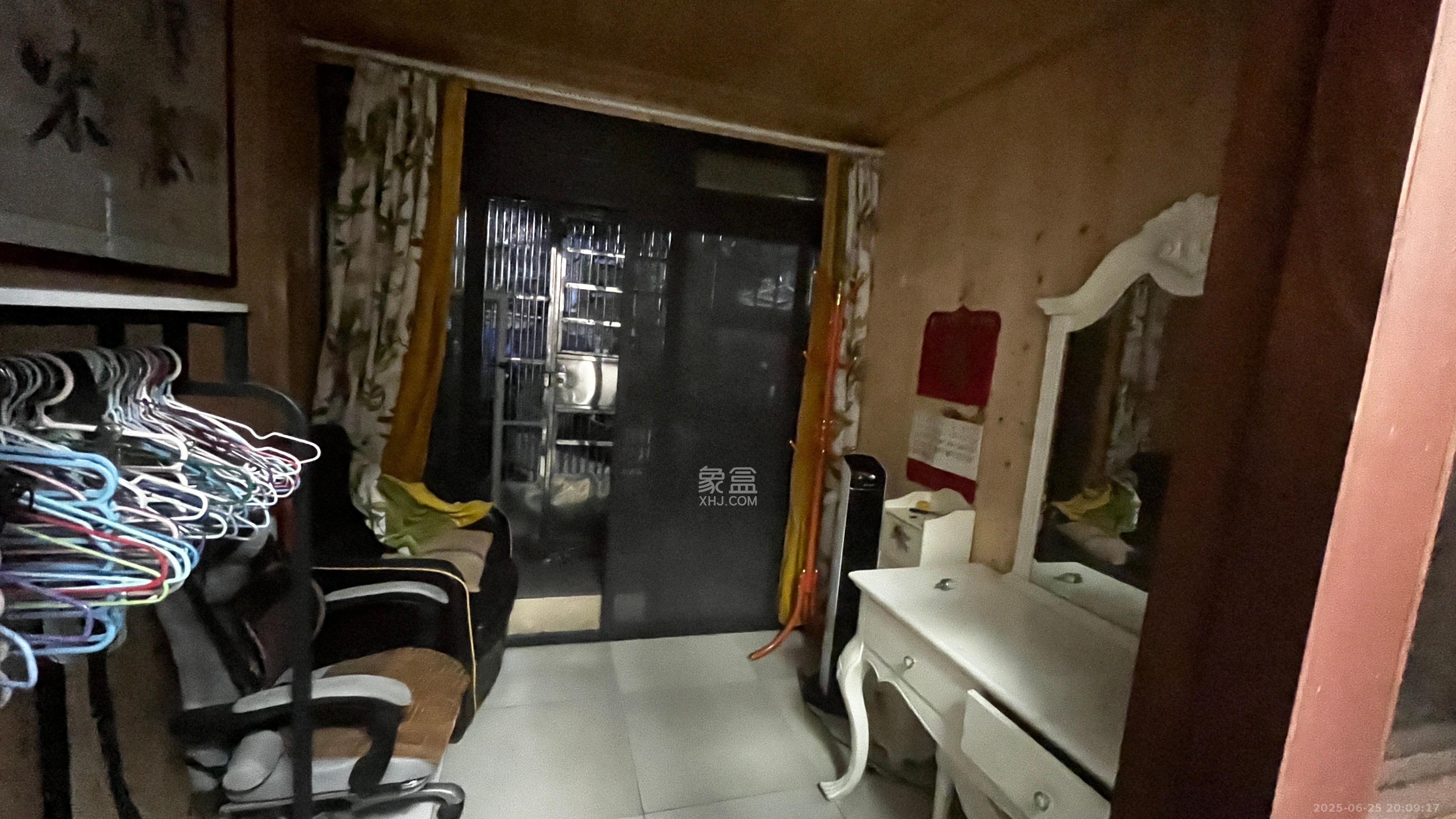 涂家冲社区（涂新小区、农商银行宿舍）  3室1厅1卫    2000.0元/月室内图