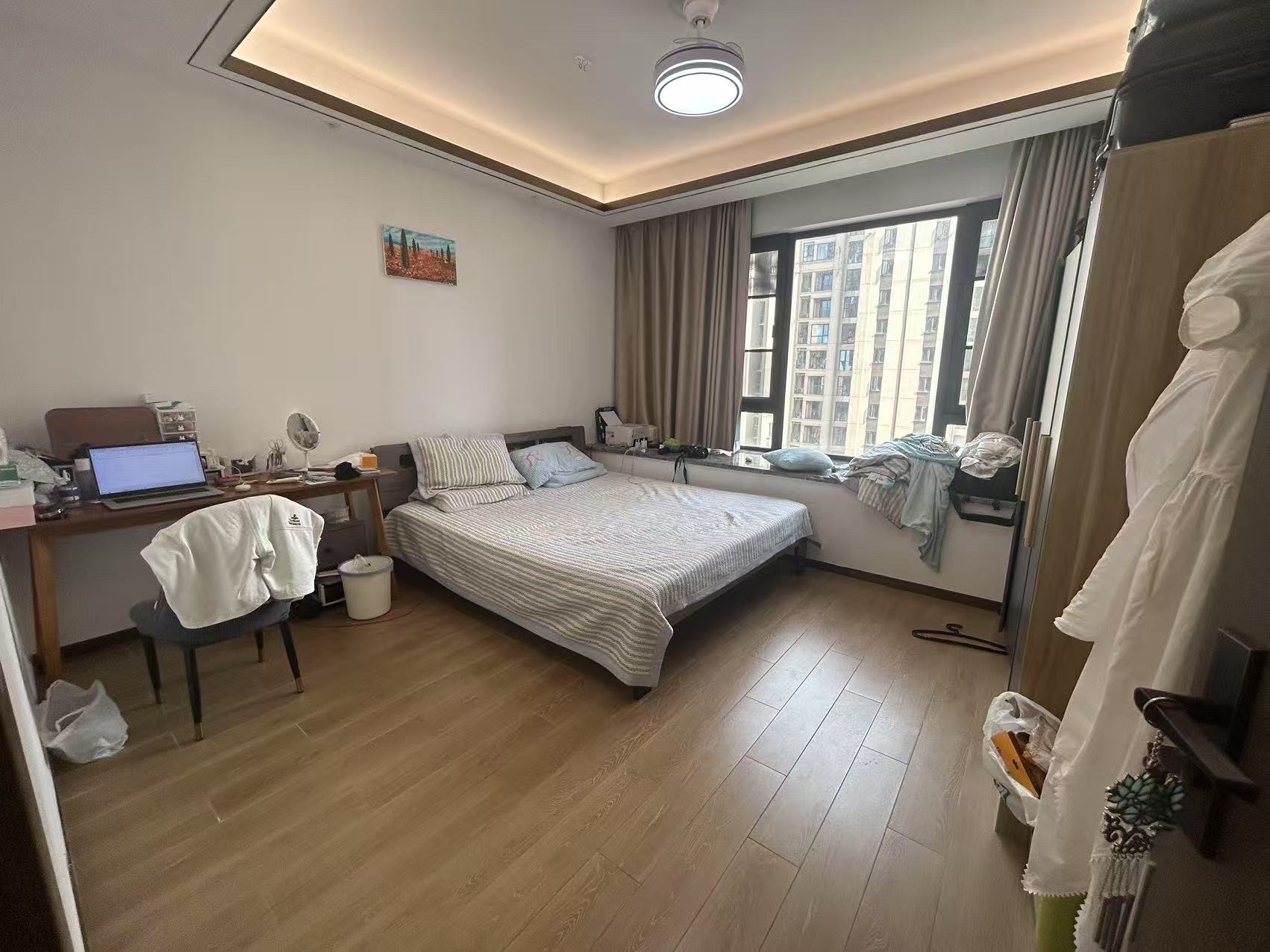 海航豪庭南苑 2室2厅1卫 205.0万 海航豪庭南苑 2室2厅1卫 205.0万客厅