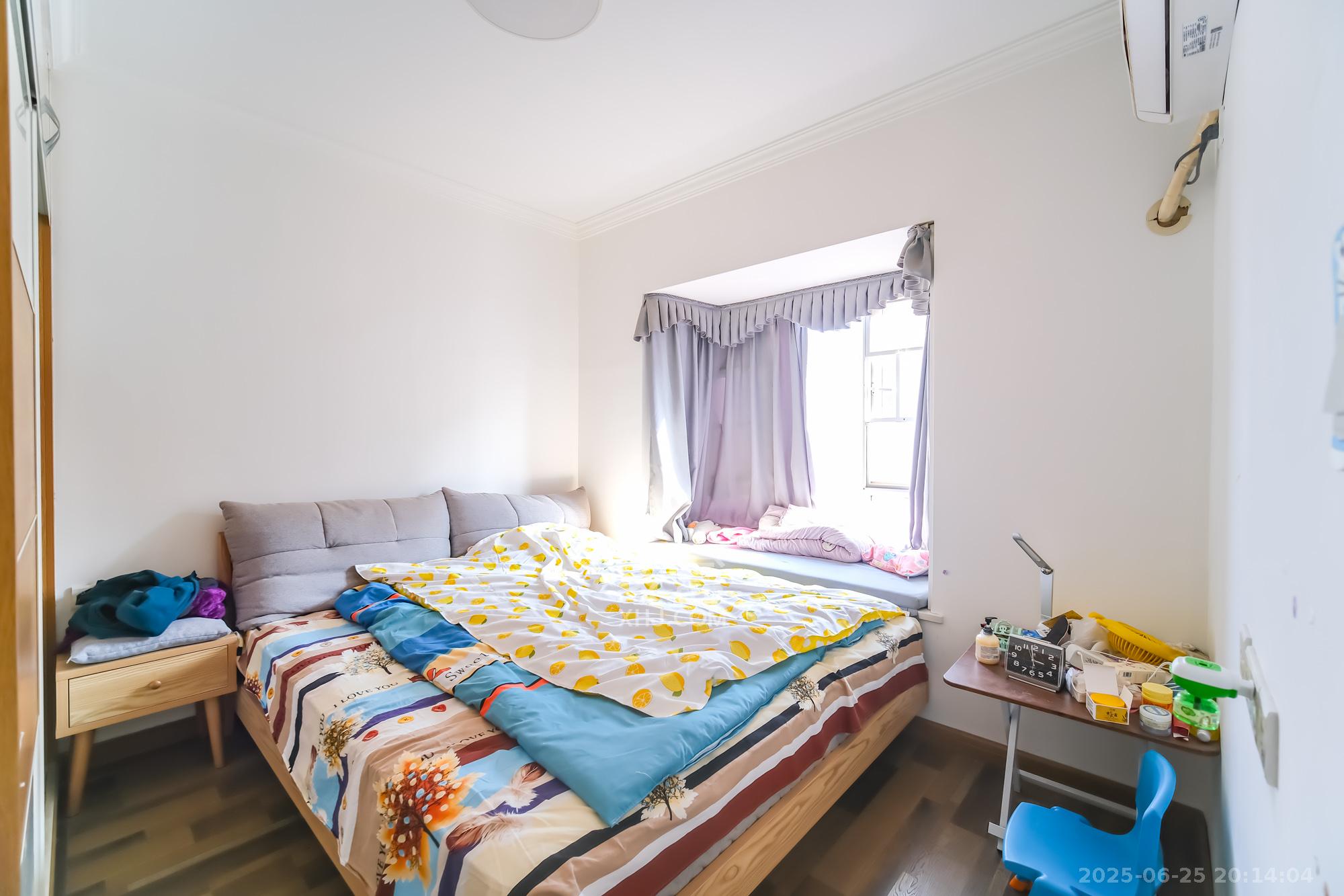 荣盛花语城  3室2厅1卫    65.0万 荣盛花语城  3室2厅1卫    65.0万卧室