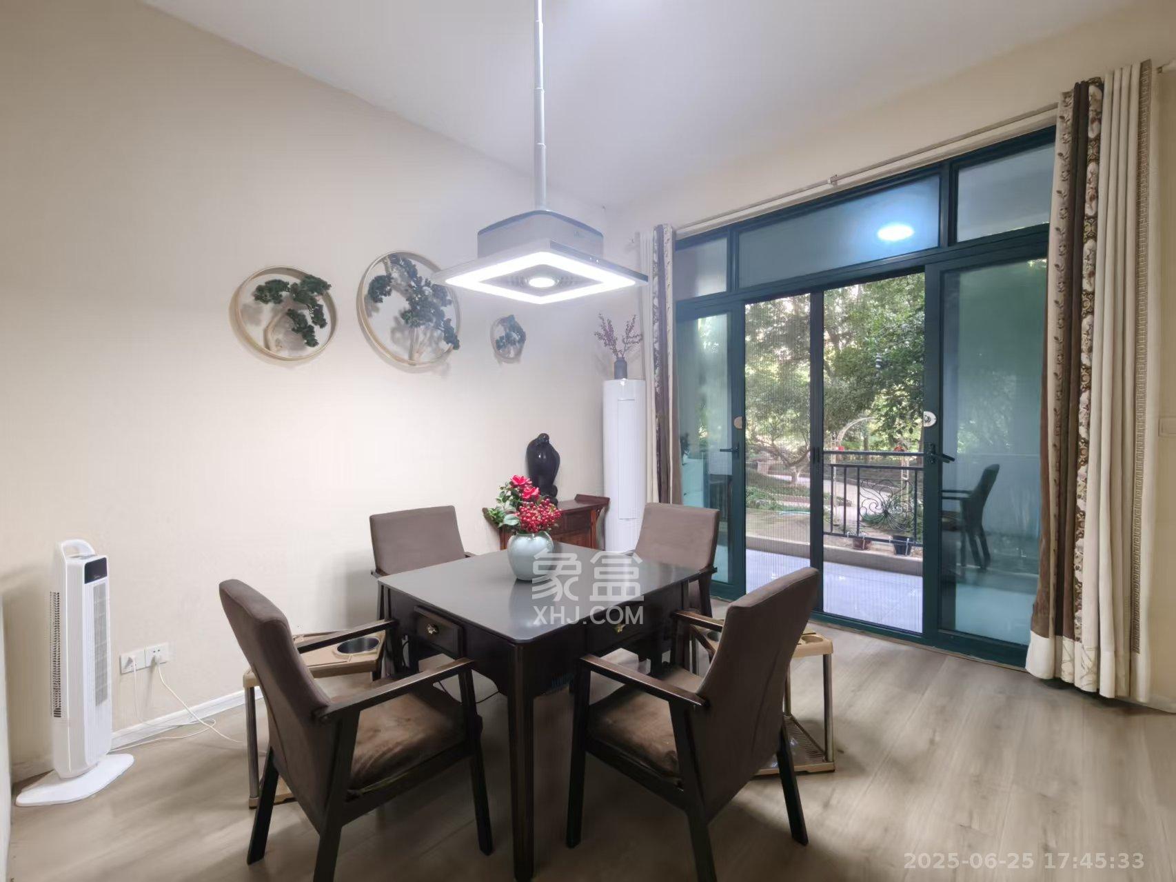 恒大翡翠华庭 3室2厅2卫 4500.0元/月 恒大翡翠华庭 3室2厅2卫 4500.0元/月室内图