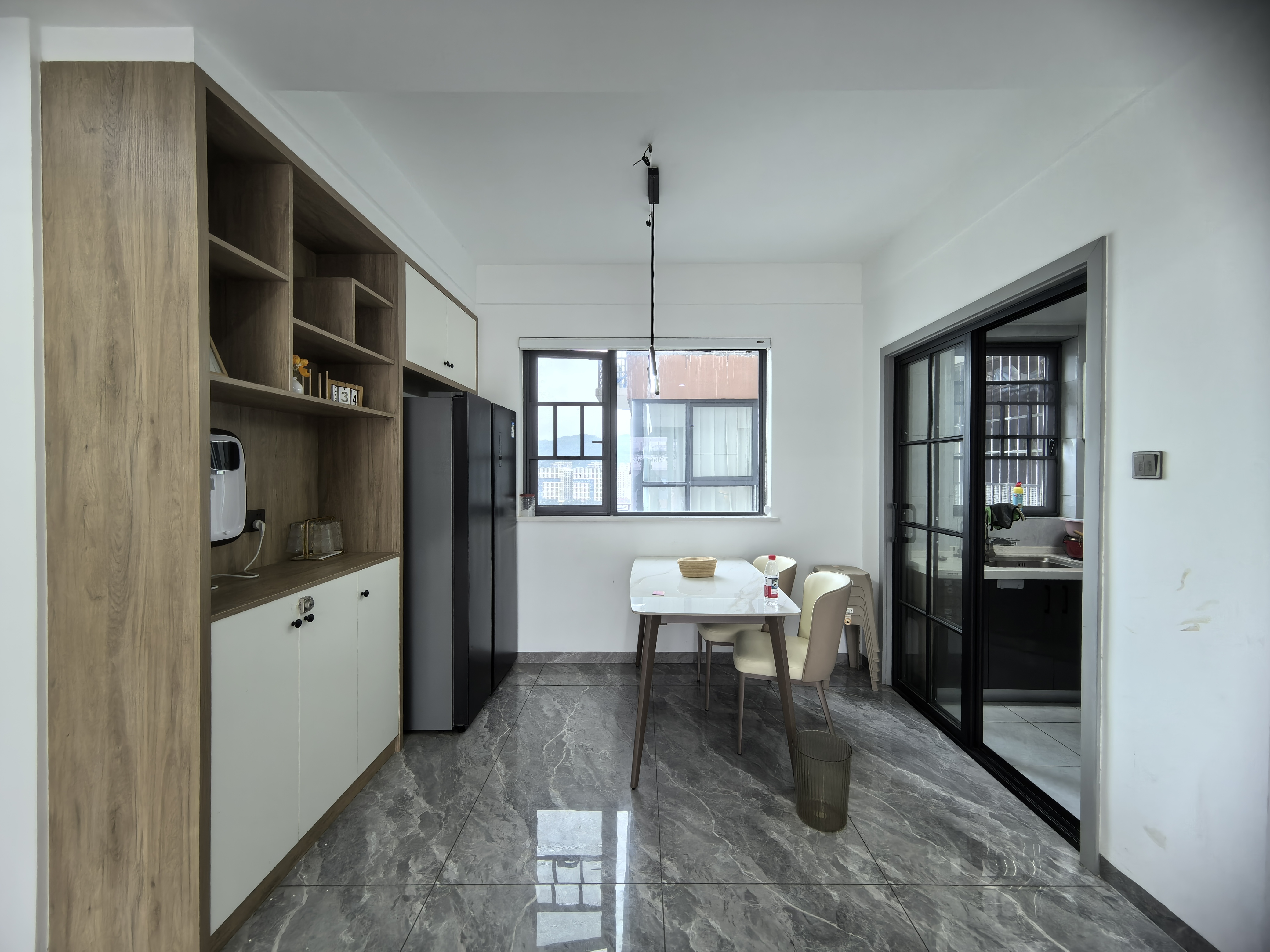 靛达广场 3室2厅1卫 2500.0元/月 靛达广场 3室2厅1卫 2500.0元/月室内图