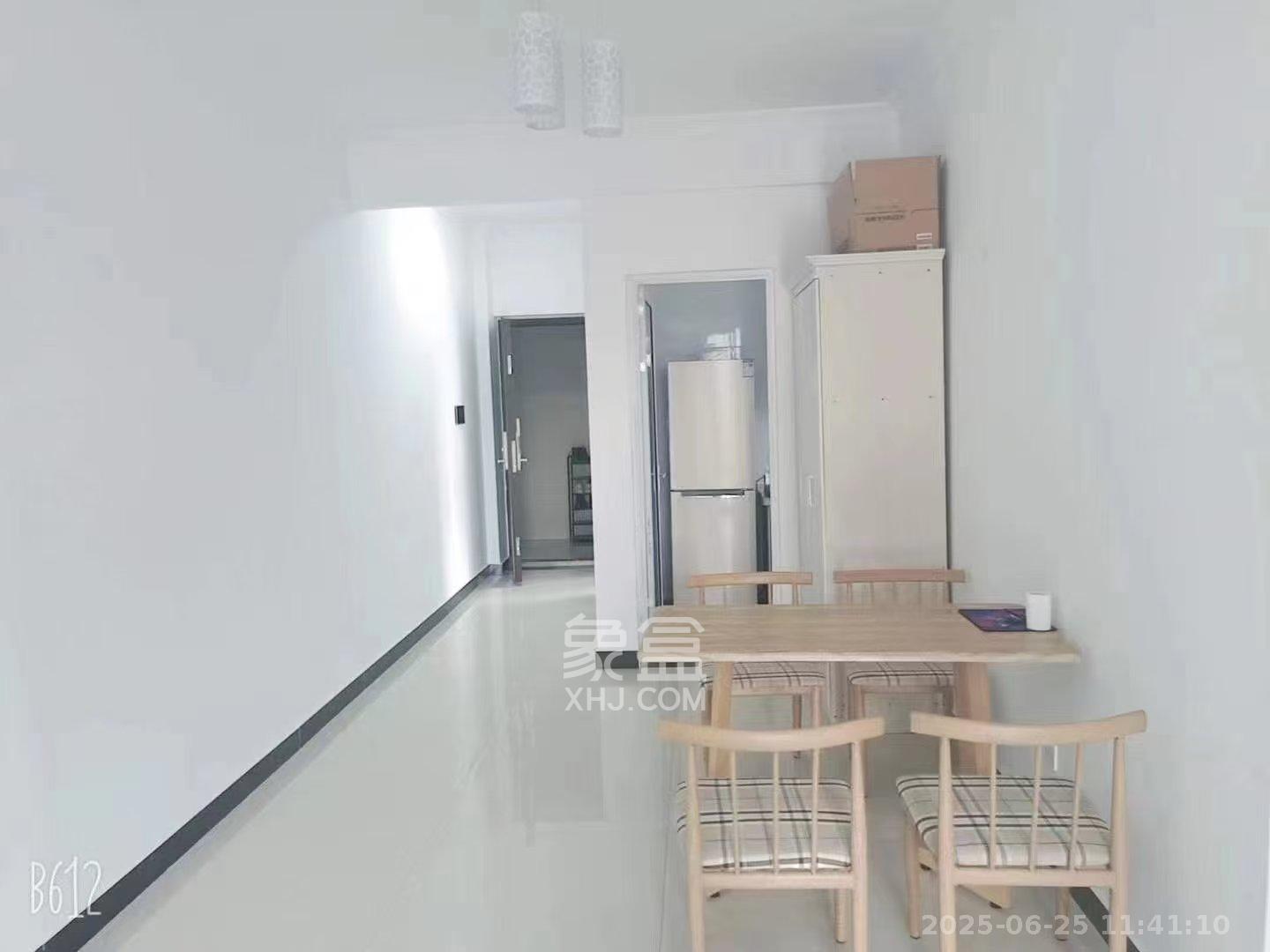 恒基凯旋门三期  3室2厅1卫   2100.00元/月室内图