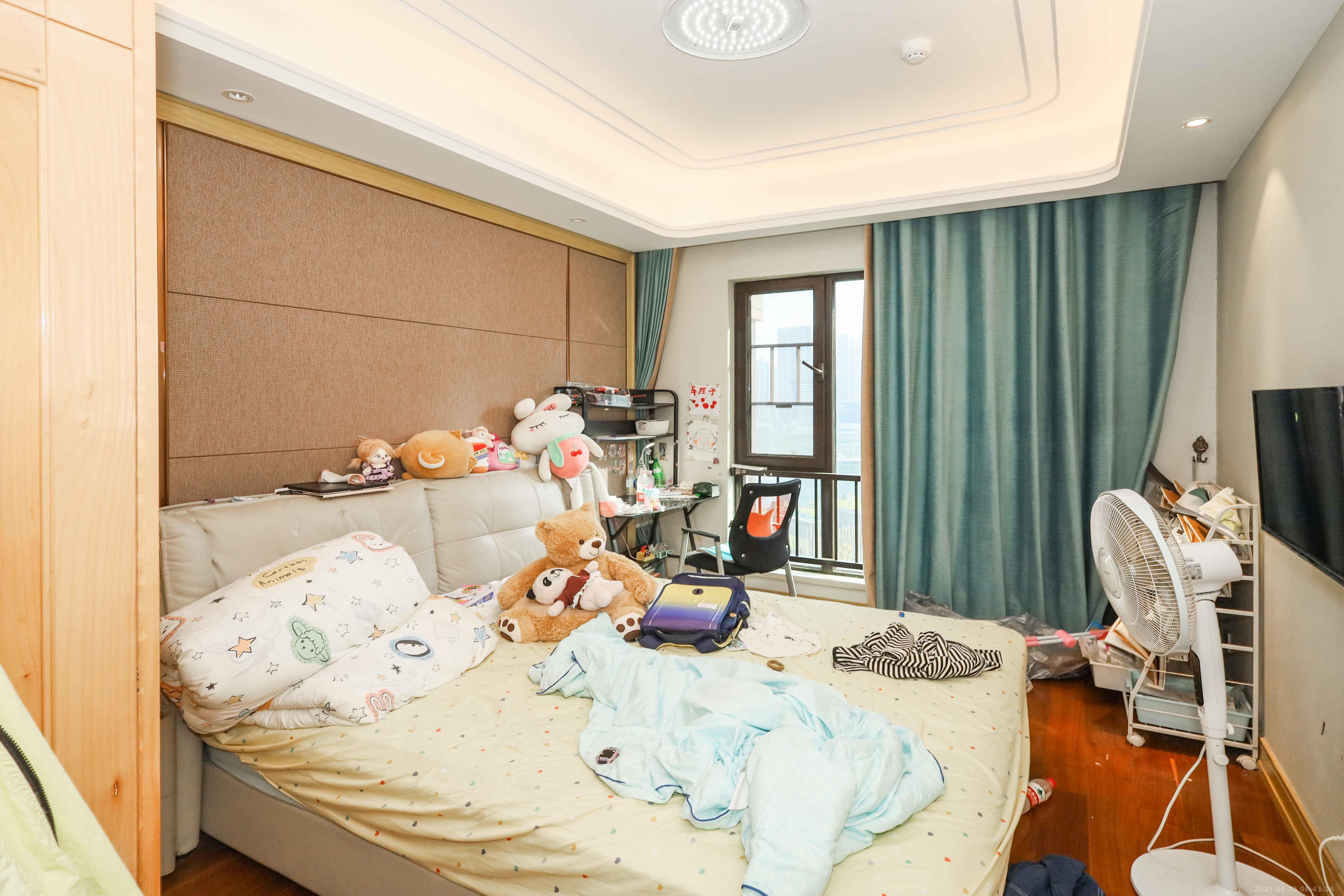 晟通牡丹舸  3室2厅2卫   280.00万卧室
