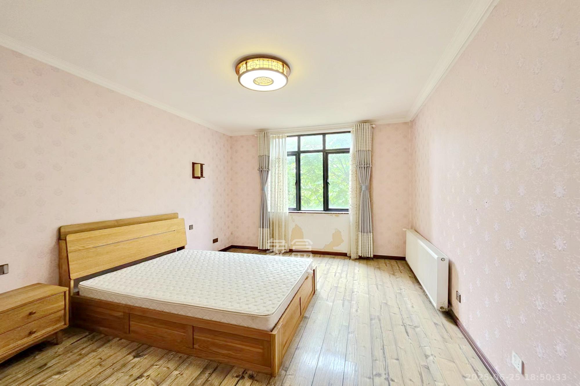 绿城桂花城  4室2厅2卫    190.0万 绿城桂花城  4室2厅2卫    190.0万卧室