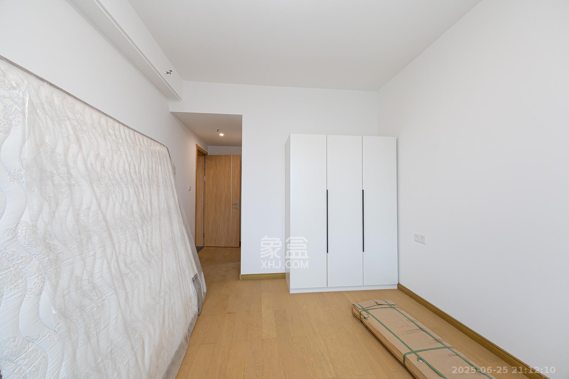 万润滨江天著 4室2厅2卫 103.8万 万润滨江天著 4室2厅2卫 103.8万卧室