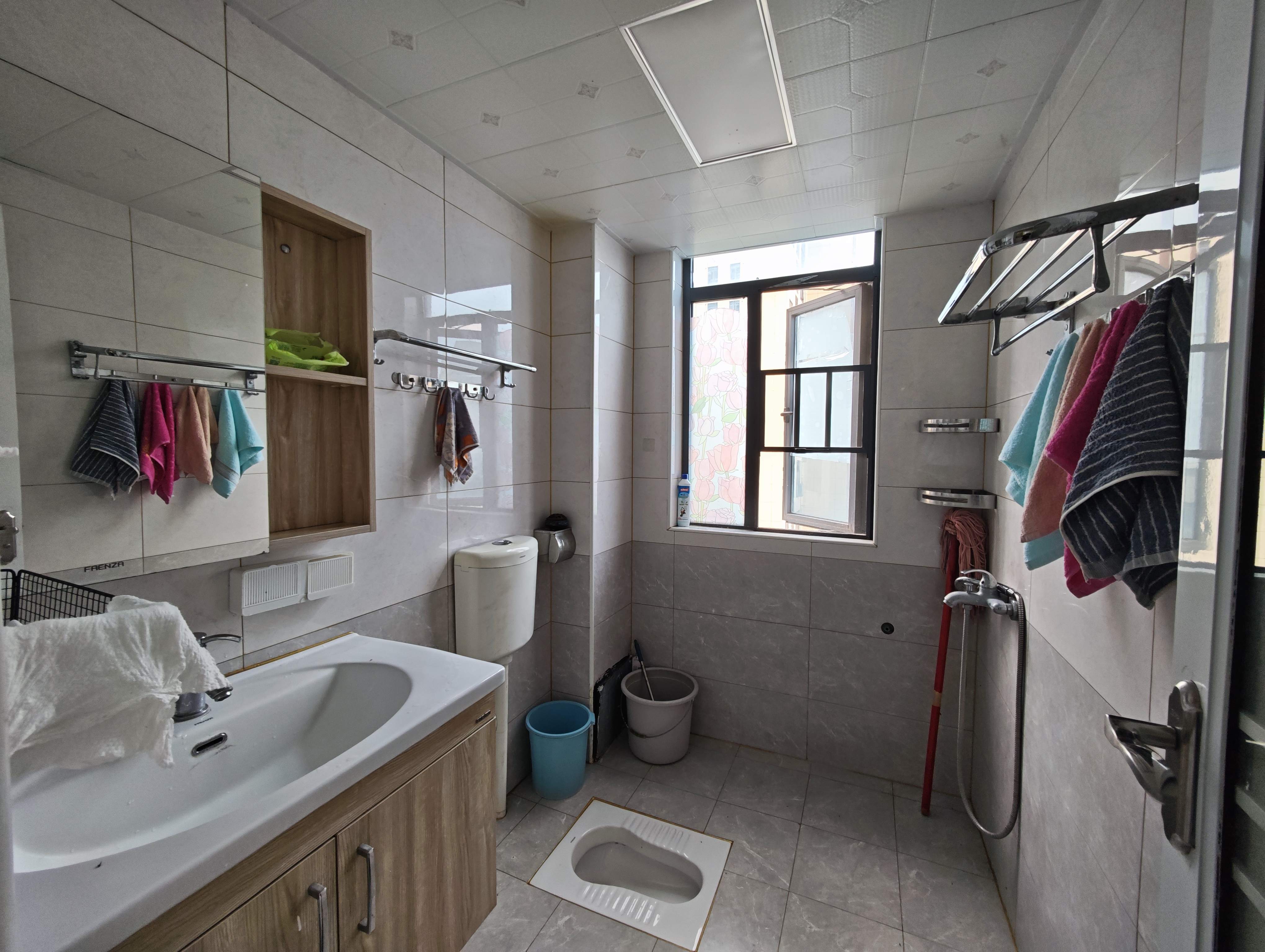 百弘学府城 3室2厅2卫 2000.0元/月 百弘学府城 3室2厅2卫 2000.0元/月室内图