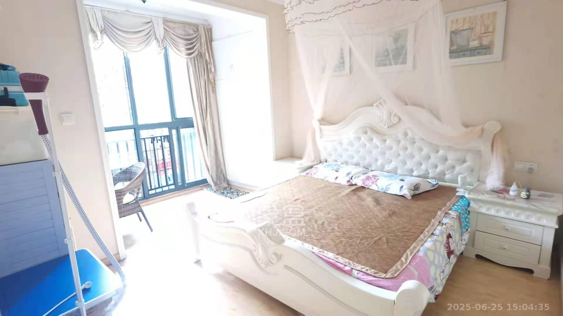 山水湾  3室2厅1卫   2300.00元/月室内图