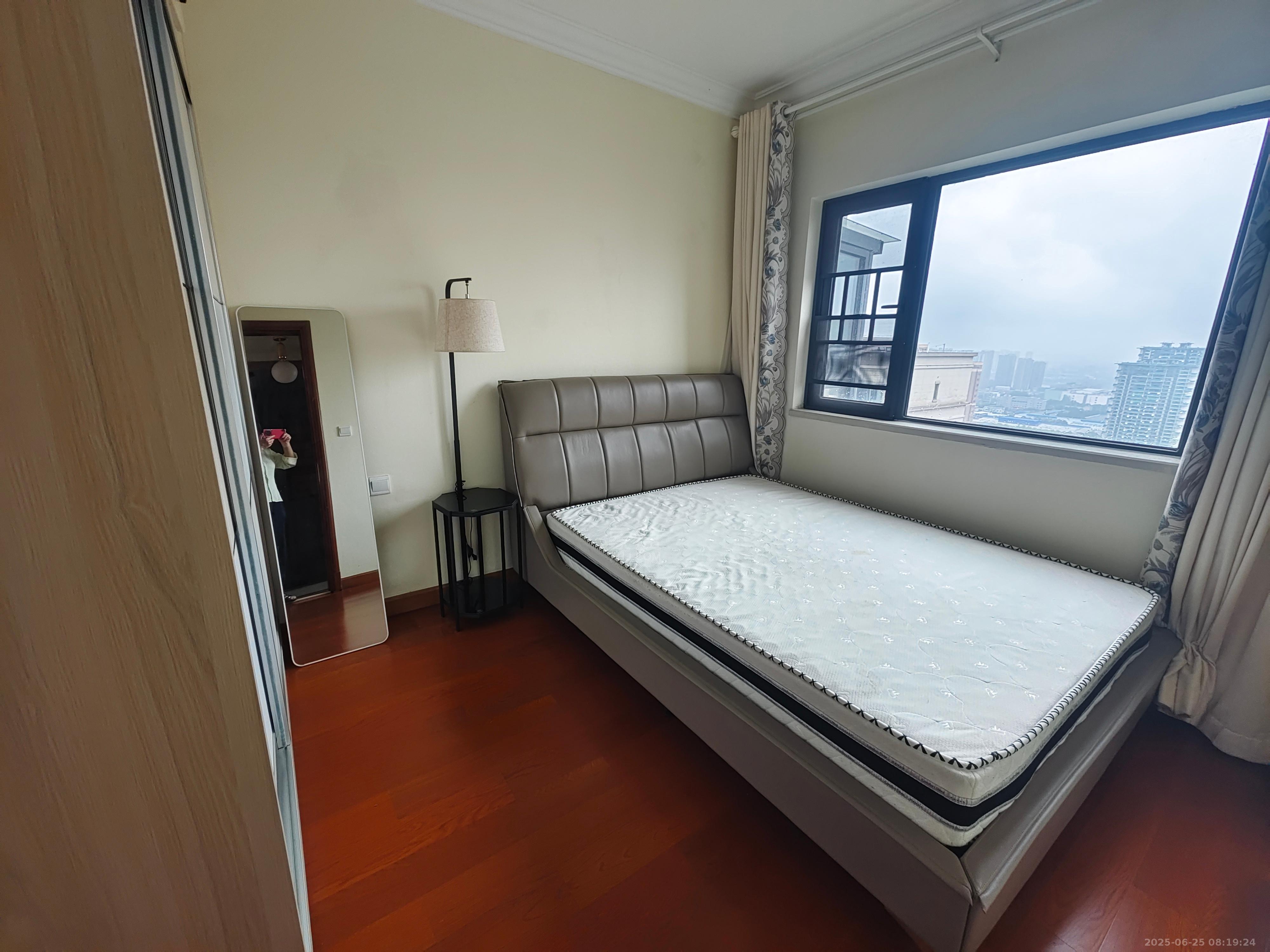 恒大华府 3室2厅2卫 2800.0元/月 恒大华府 3室2厅2卫 2800.0元/月室内图