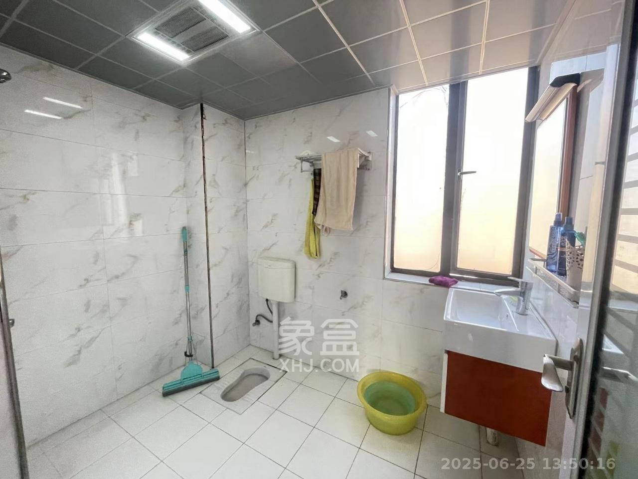 兴威帕克水岸 2室2厅1卫 2400.0元/月 兴威帕克水岸 2室2厅1卫 2400.0元/月室内图