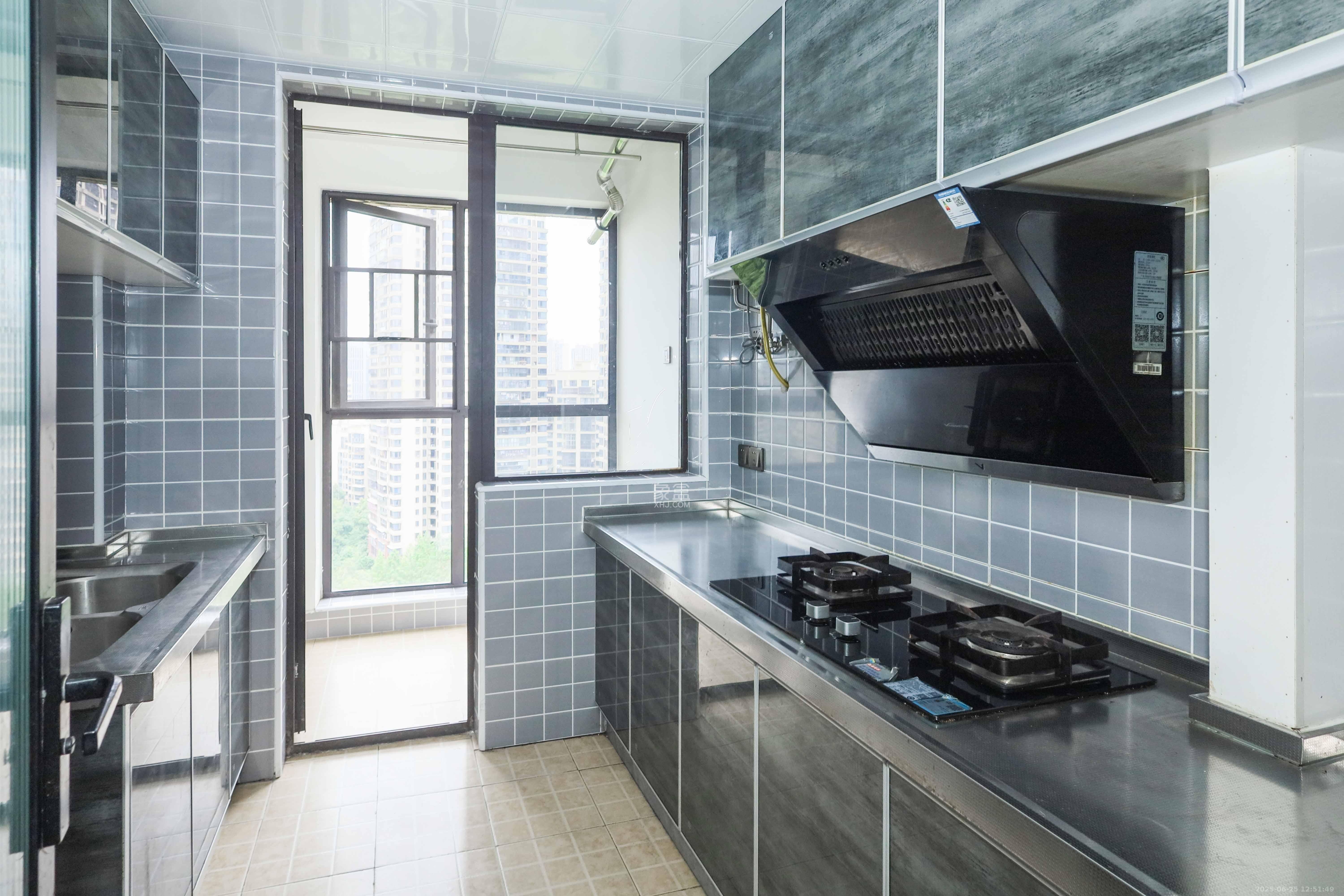 保利麓谷林语F区  4室2厅2卫    118.0万 保利麓谷林语F区  4室2厅2卫    118.0万厨房