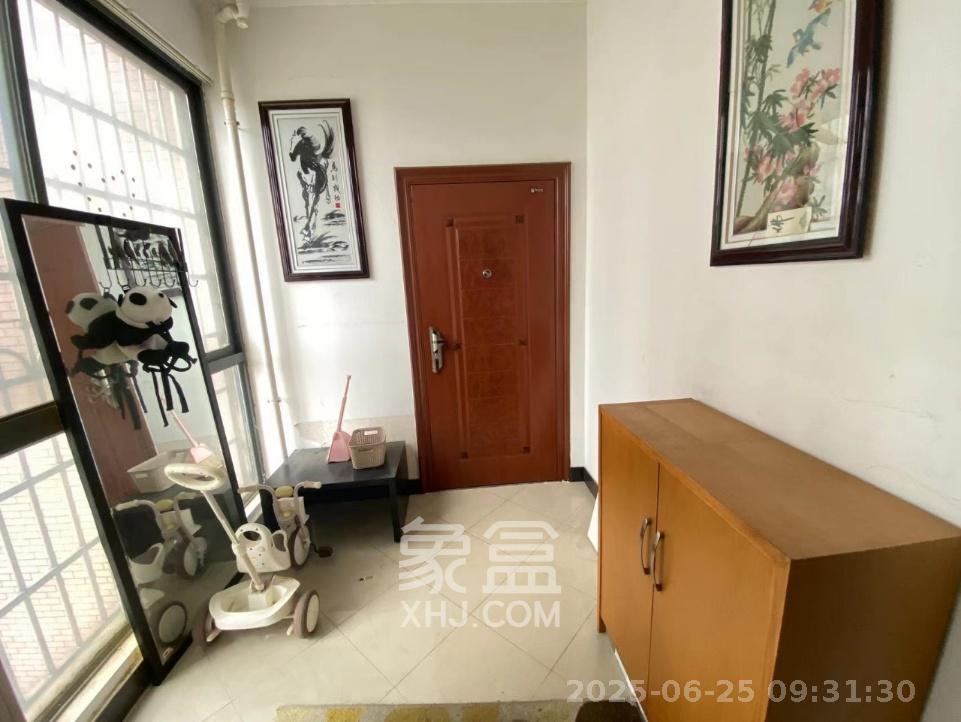 枫华府第 3室2厅2卫 2200.0元/月 枫华府第 3室2厅2卫 2200.0元/月室内图