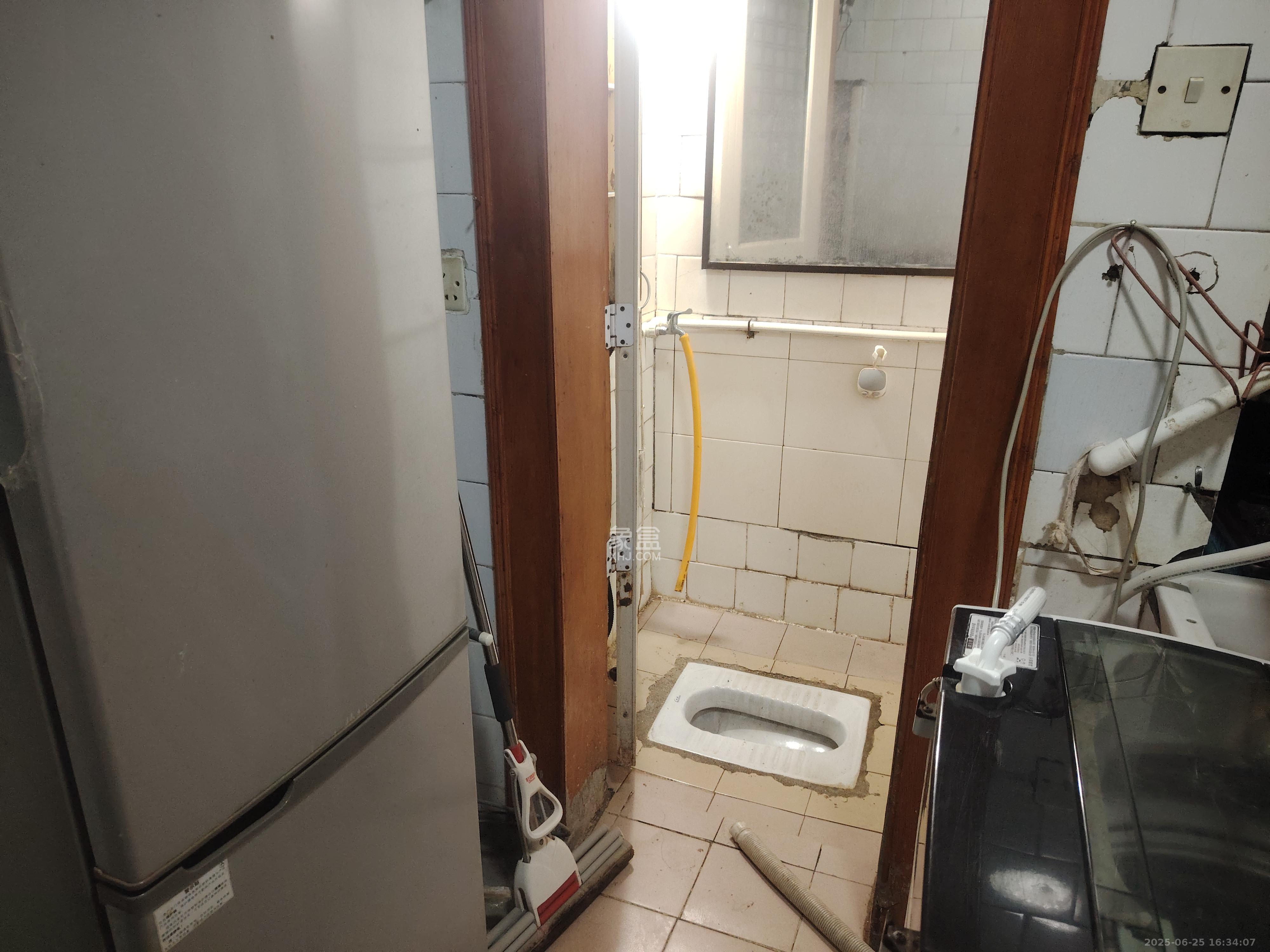 桐荫里社区 1室1厅1卫 1200.0元/月 桐荫里社区 1室1厅1卫 1200.0元/月室内图