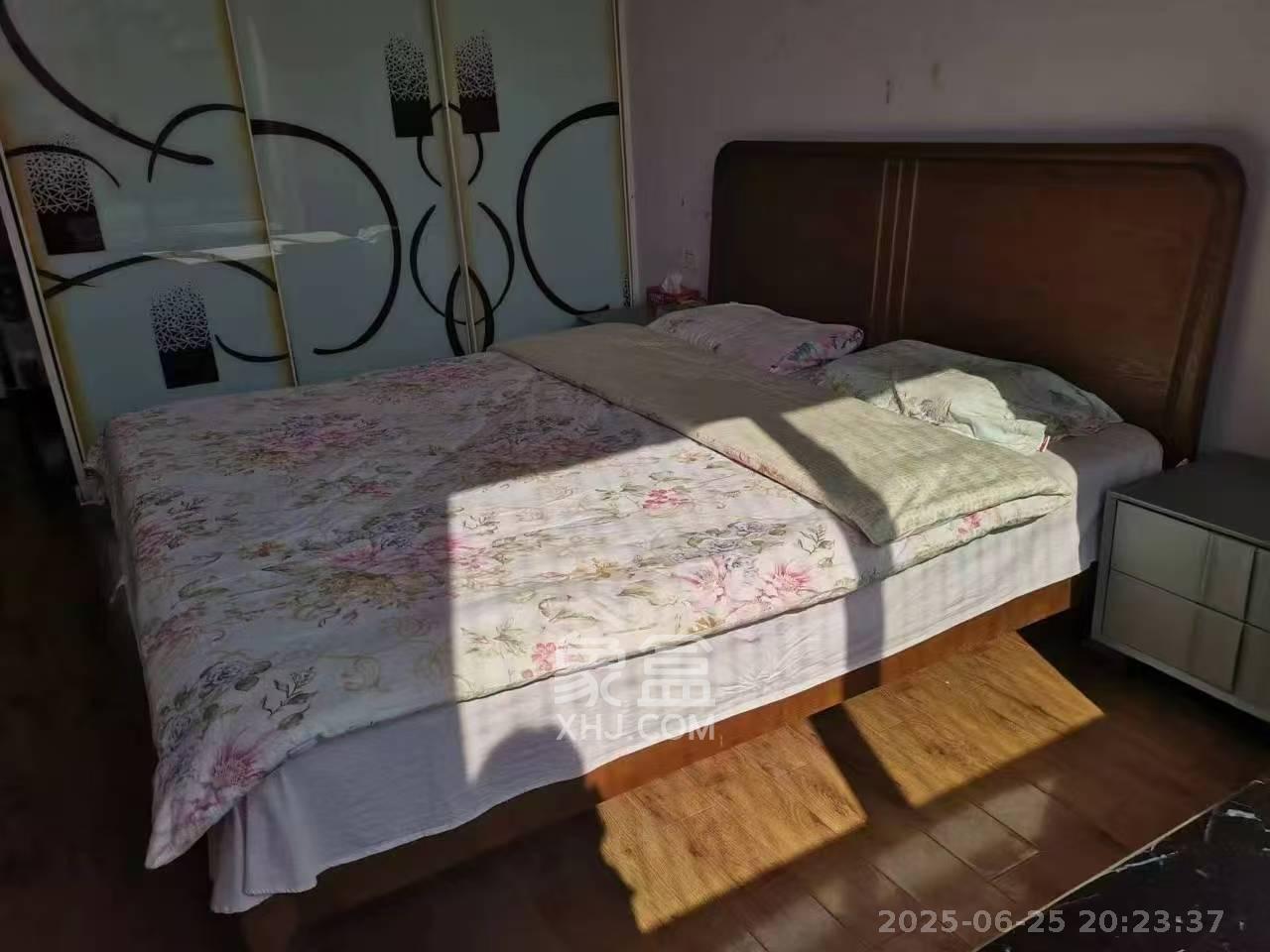 金领家族 3室2厅1卫 1700.0元/月 金领家族 3室2厅1卫 1700.0元/月室内图