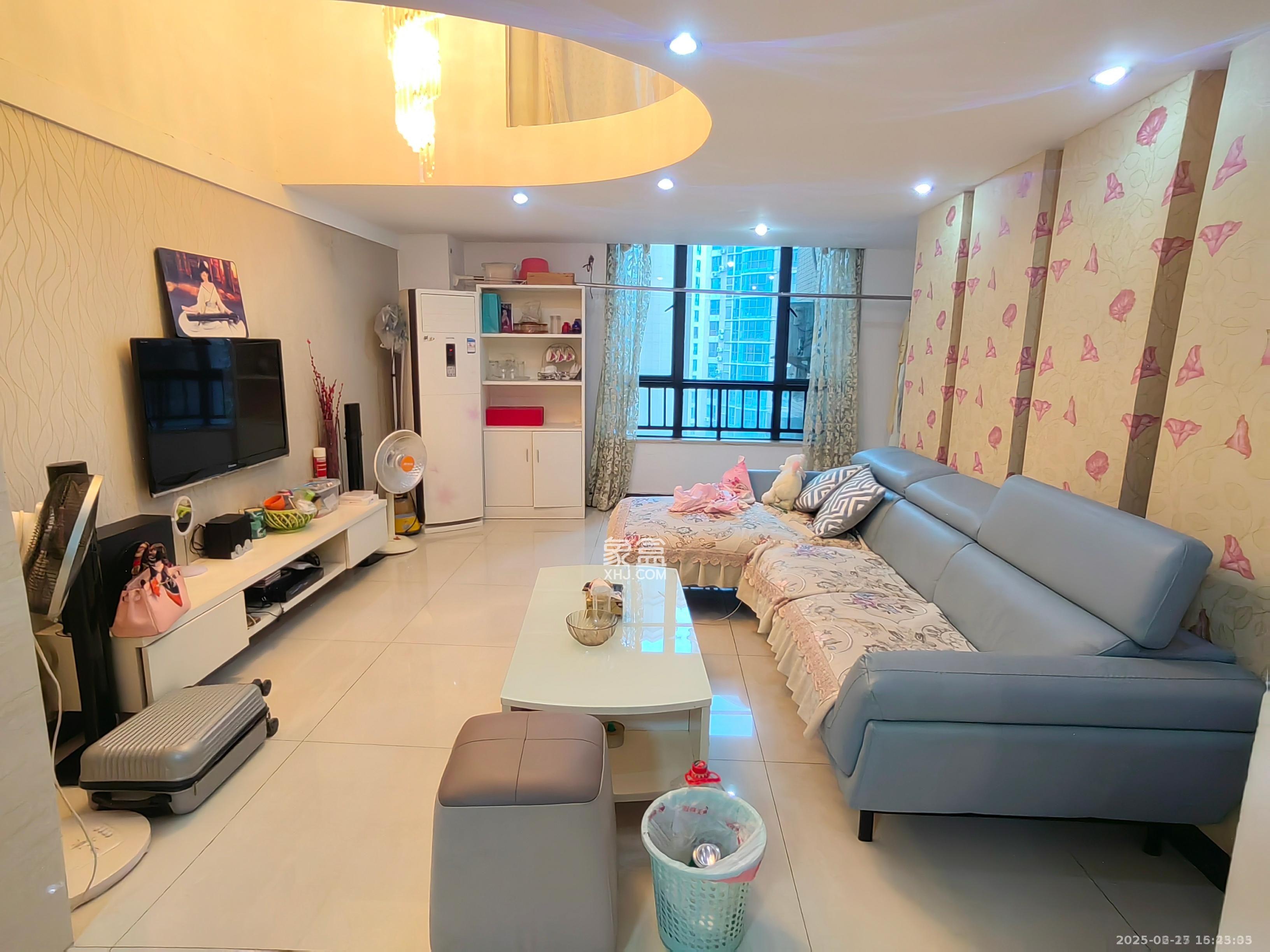 融圣国际 2室1厅2卫 2400.0元/月 融圣国际 2室1厅2卫 2400.0元/月室内图