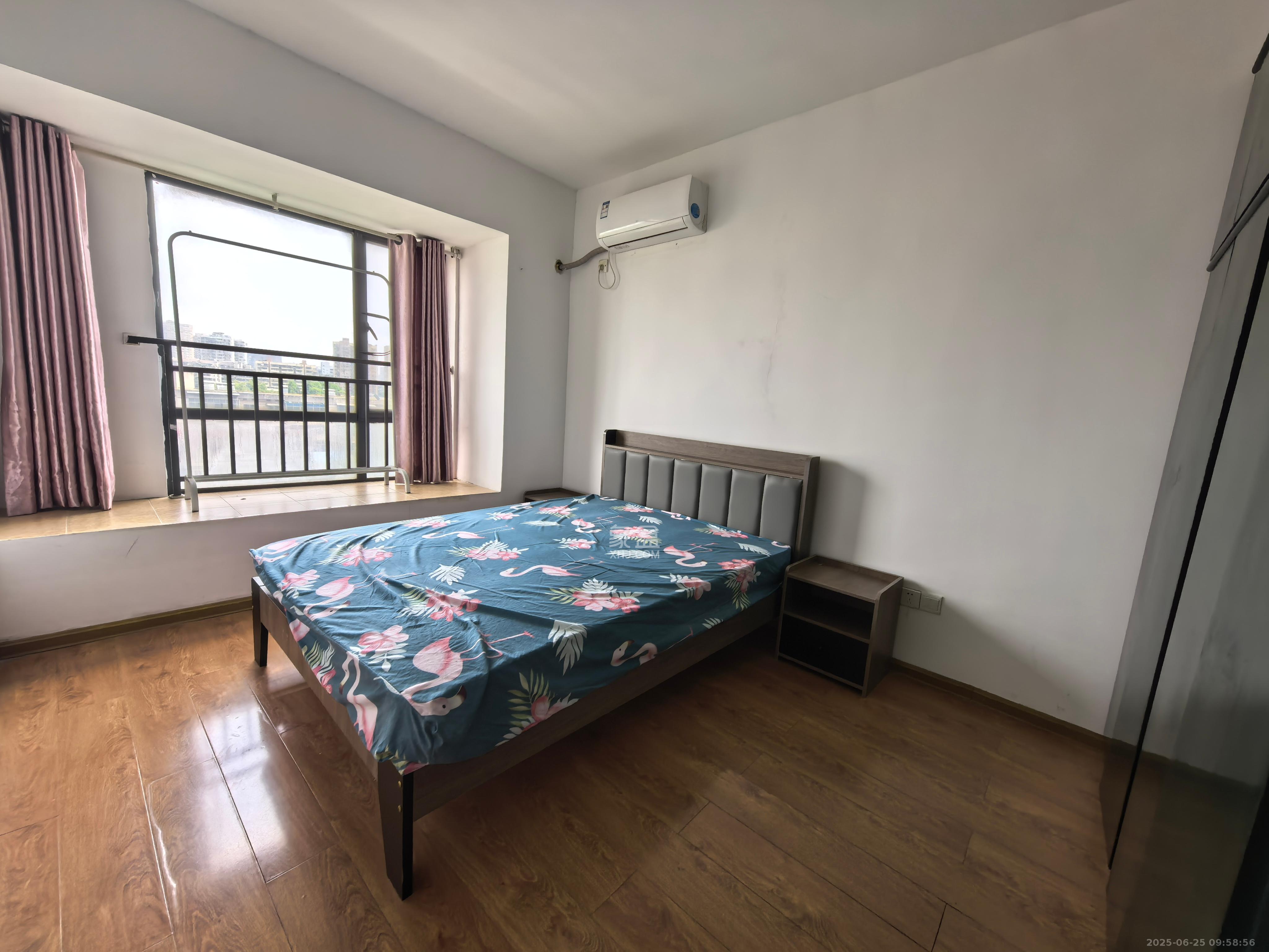 兰亭峰景  2室2厅1卫   2300.00元/月室内图