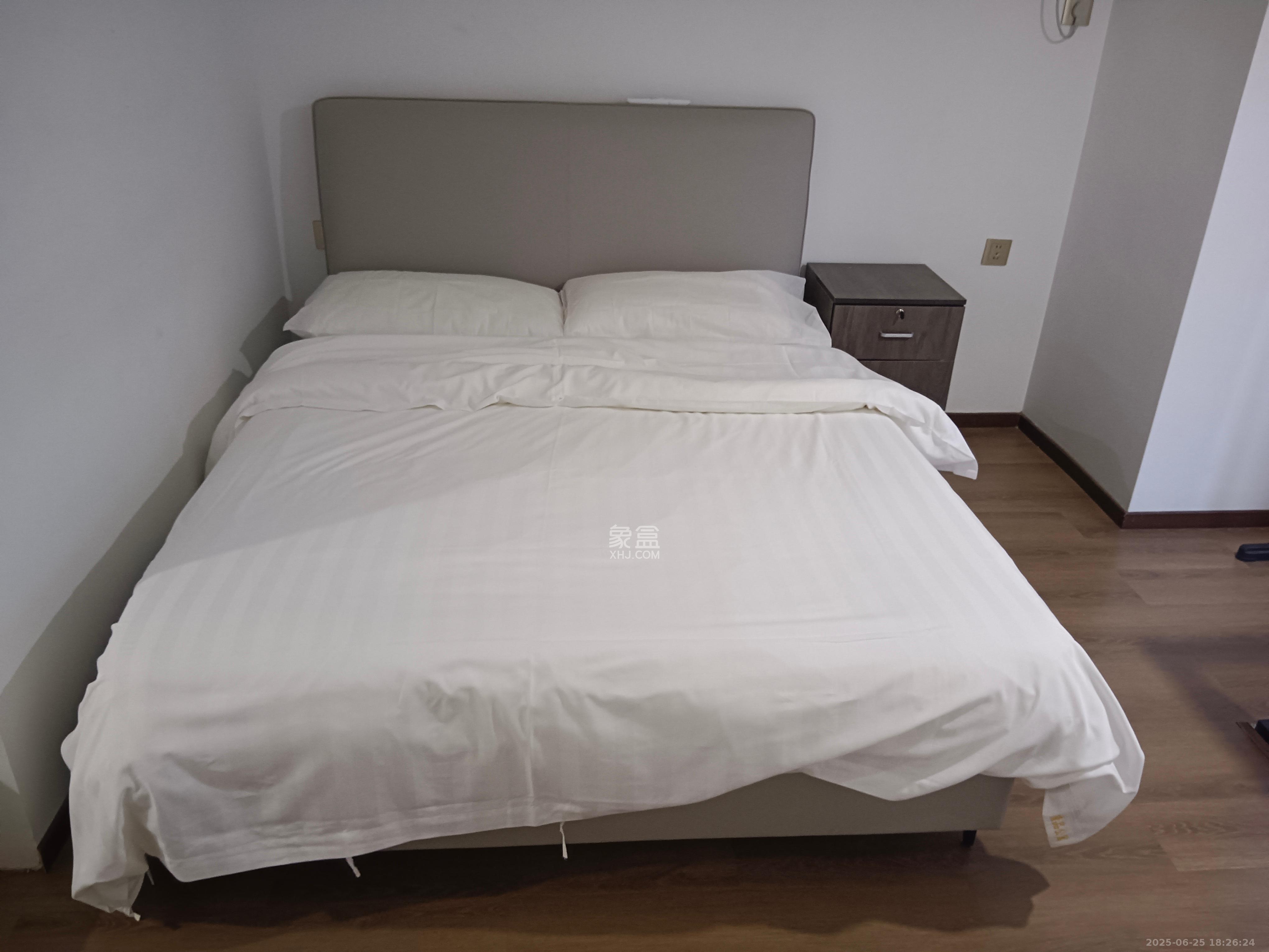 越秀悦湖台  1室1厅1卫   1800.00元/月室内图