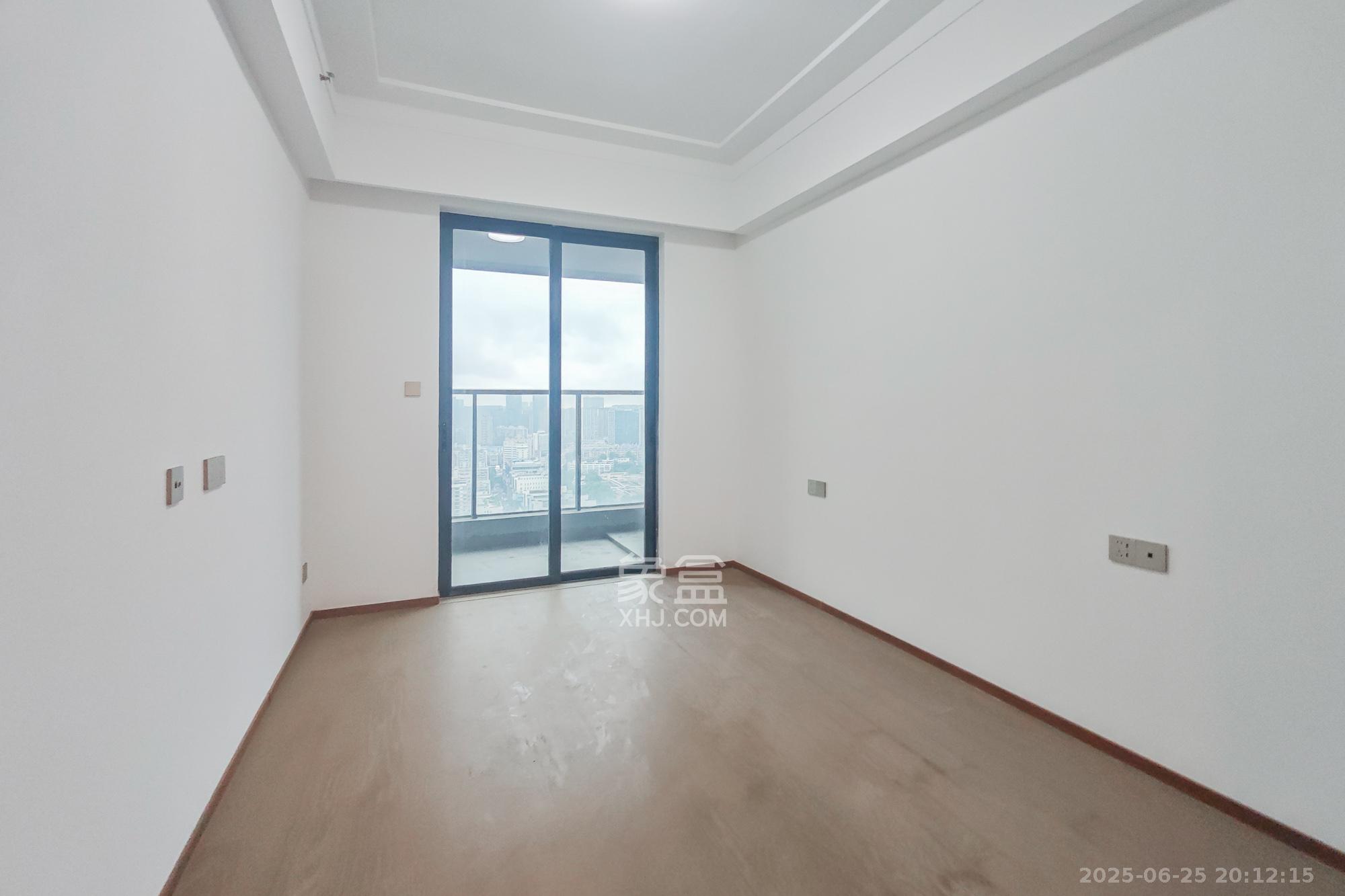 江山印  4室2厅2卫    620.0万卧室