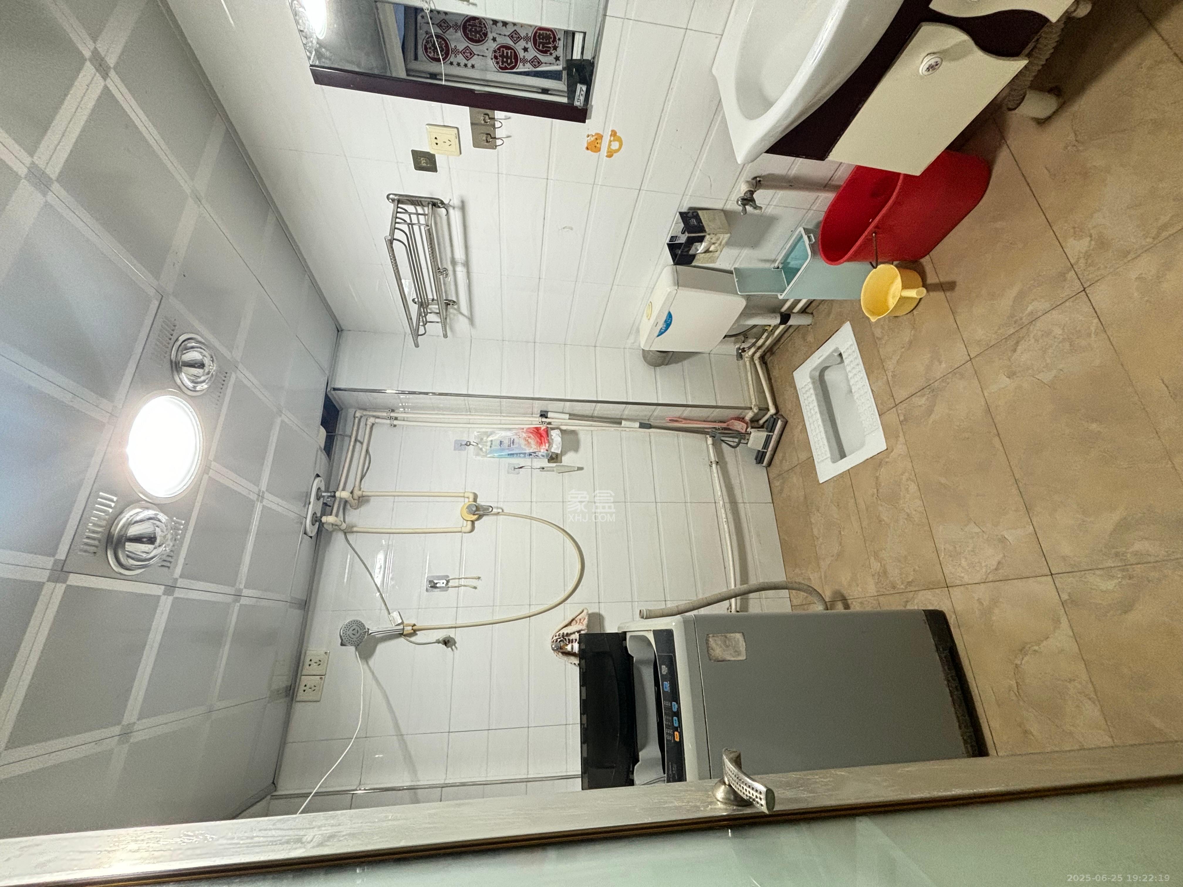 山水湾  2室1厅1卫   1300.00元/月室内图
