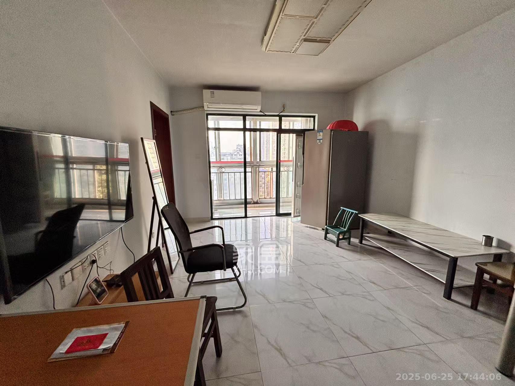 颐兴家园 3室2厅2卫 2400.0元/月 颐兴家园 3室2厅2卫 2400.0元/月室内图