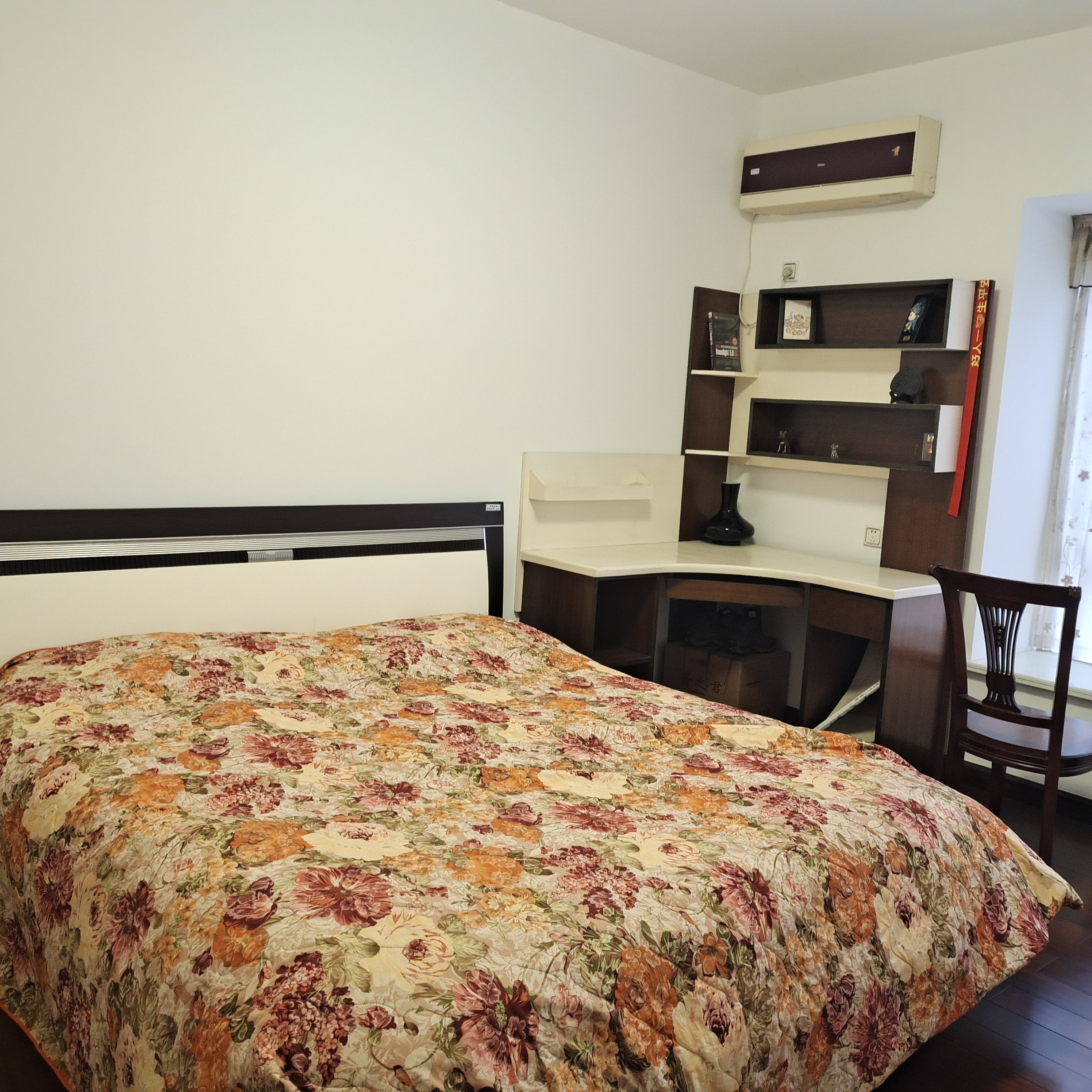 丽景雅苑  4室1厅1卫    68.0万 丽景雅苑  4室1厅1卫    68.0万客厅