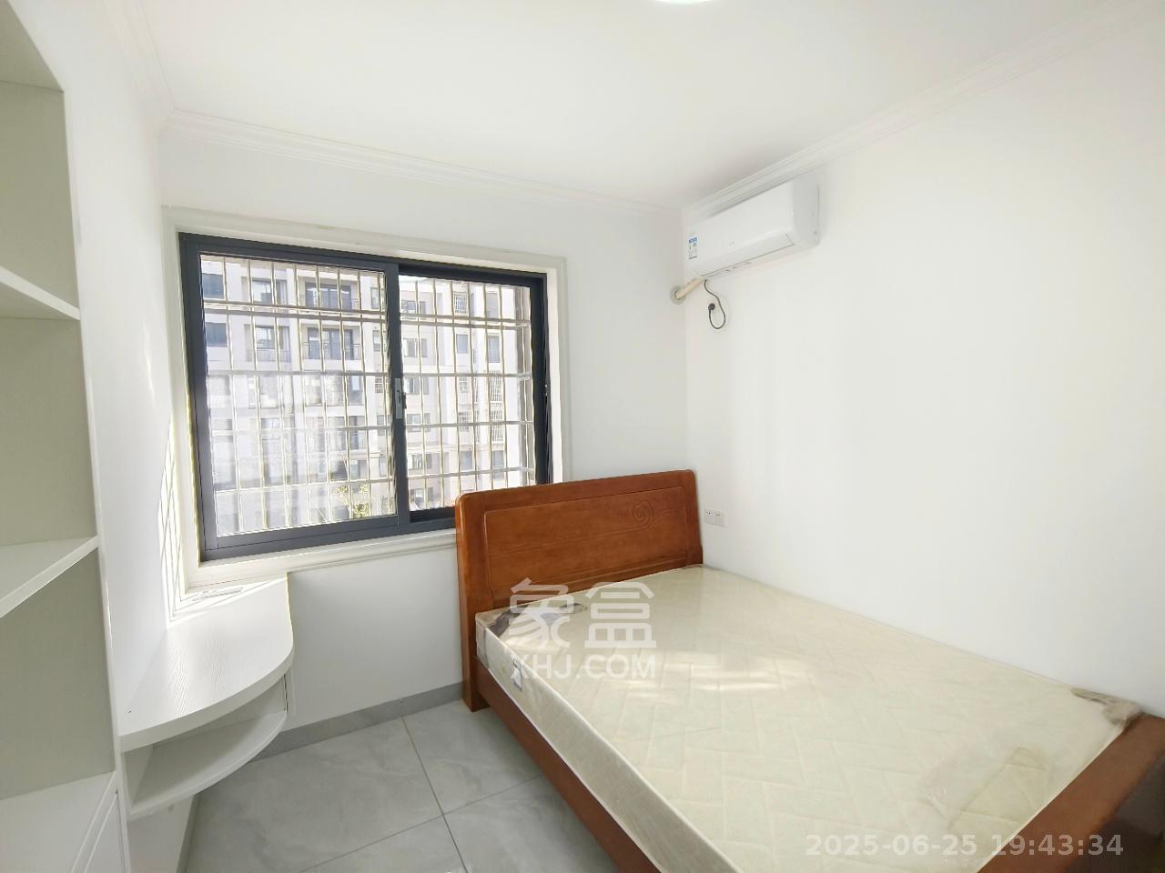 坪山家园 3室2厅1卫 2200.0元/月 坪山家园 3室2厅1卫 2200.0元/月室内图