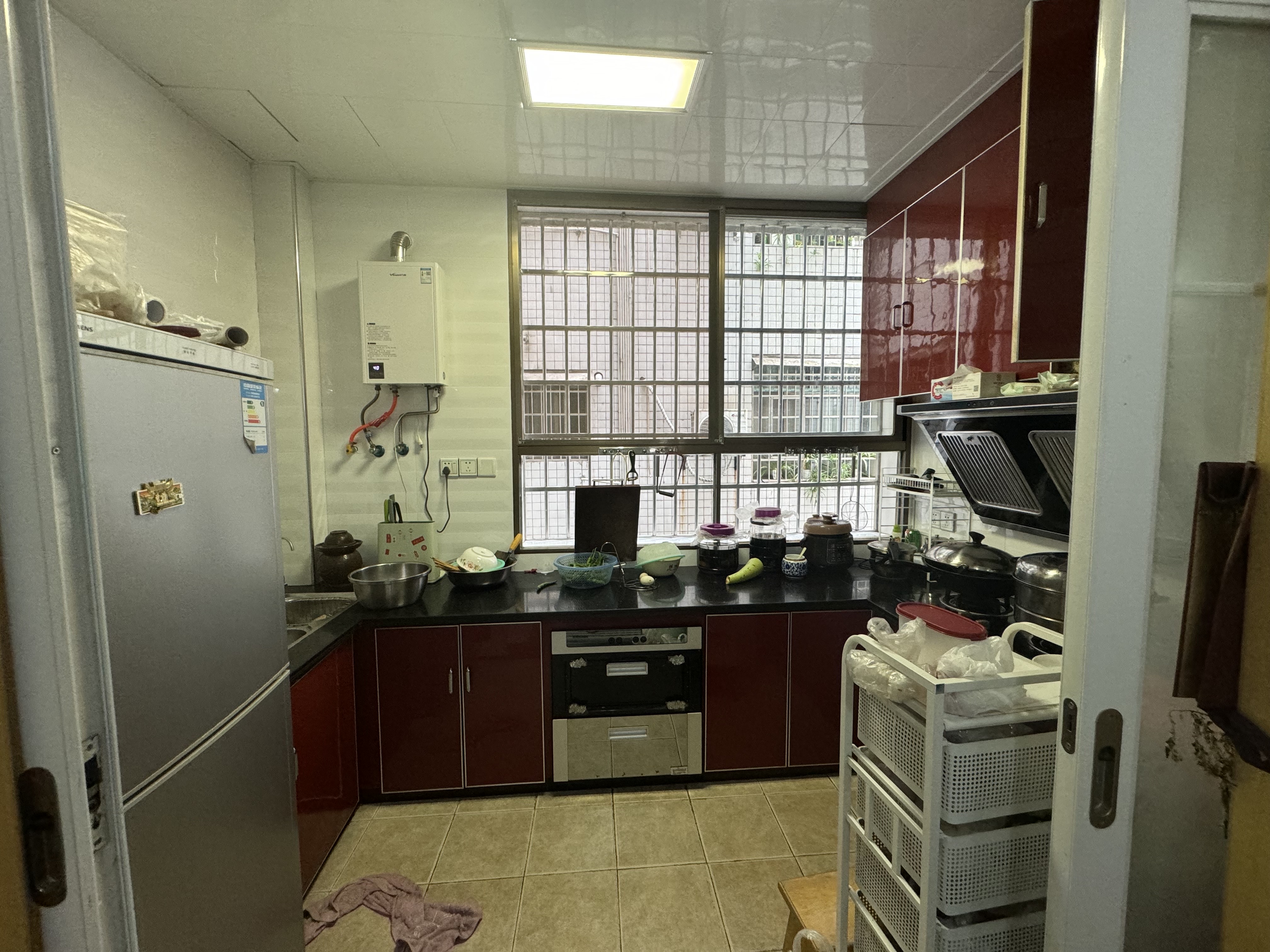 八一橡胶厂(长青中街) 3室2厅1卫 52.8万 八一橡胶厂(长青中街) 3室2厅1卫 52.8万客厅