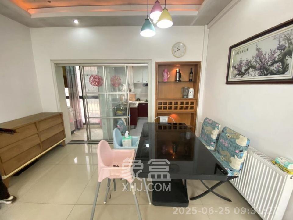 枫华府第 3室2厅2卫 2200.0元/月 枫华府第 3室2厅2卫 2200.0元/月室内图