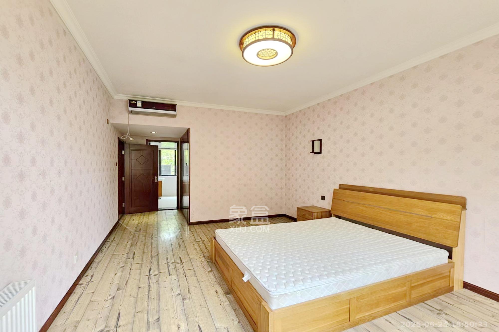 绿城桂花城  4室2厅2卫    190.0万 绿城桂花城  4室2厅2卫    190.0万卧室