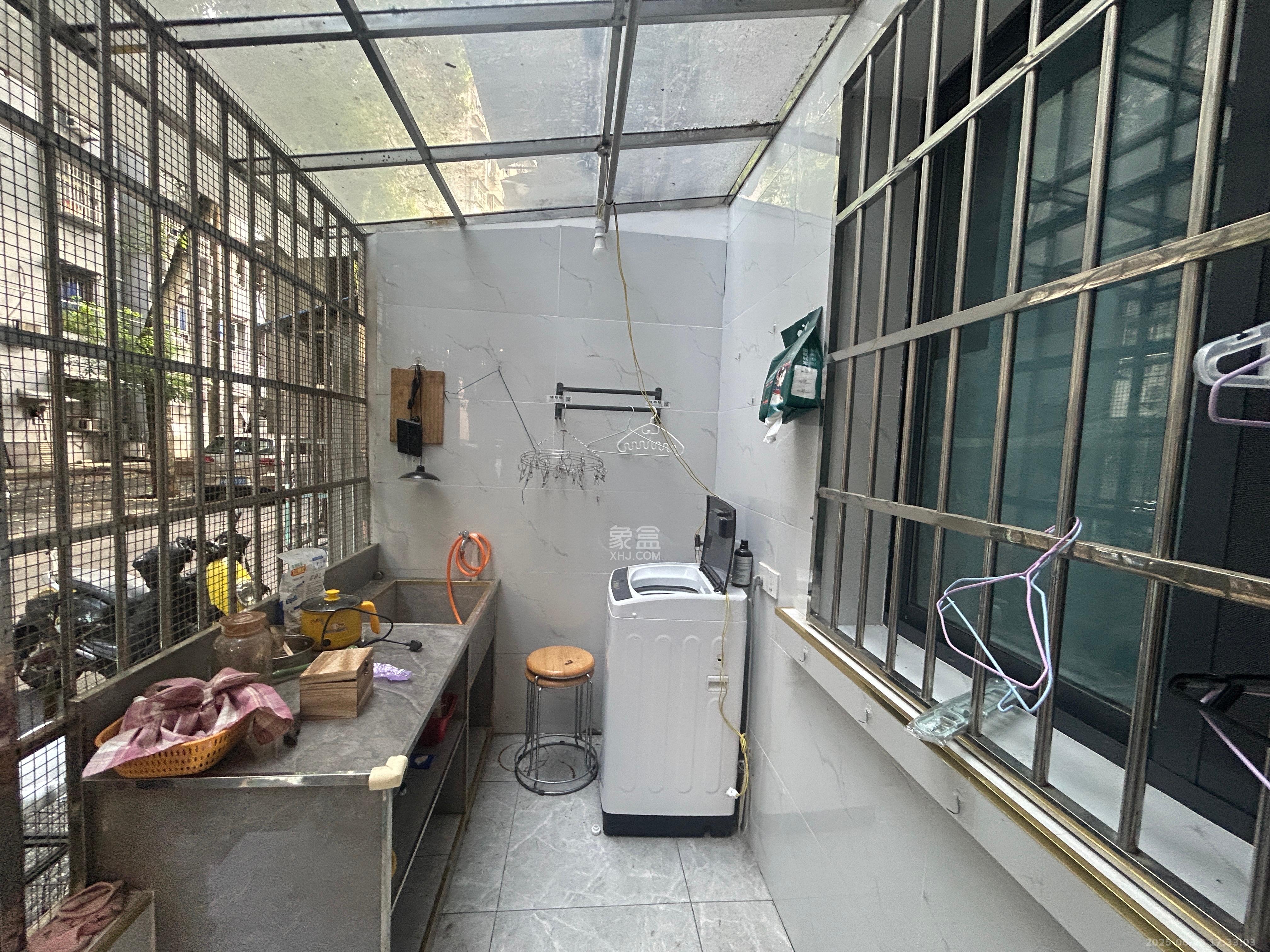 小林子冲社区  1室1厅1卫   1300.00元/月室内图