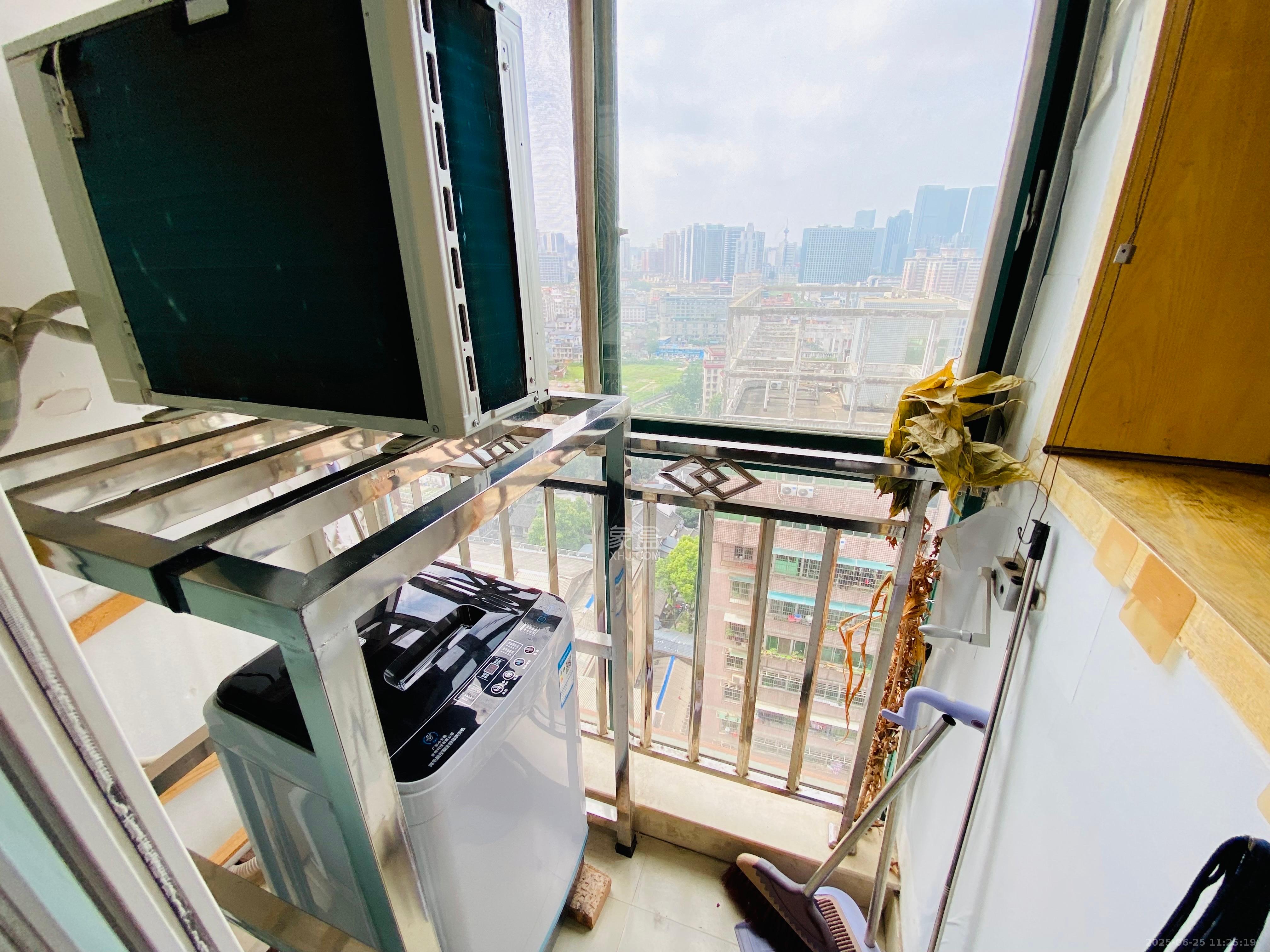 新青年公寓  2室1厅1卫    2400.0元/月 新青年公寓  2室1厅1卫    2400.0元/月室内图