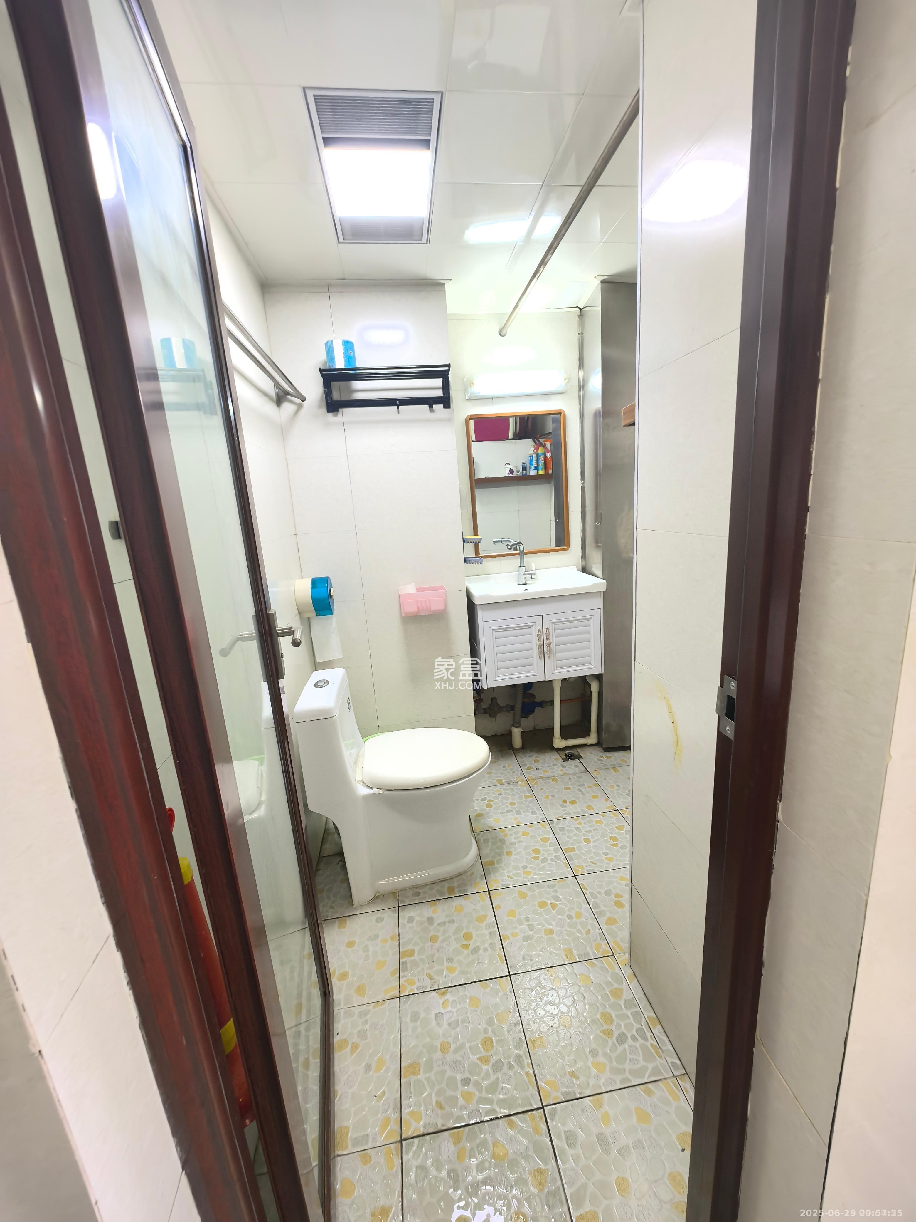 2076至高点  1室1厅1卫   1100.00元/月室内图