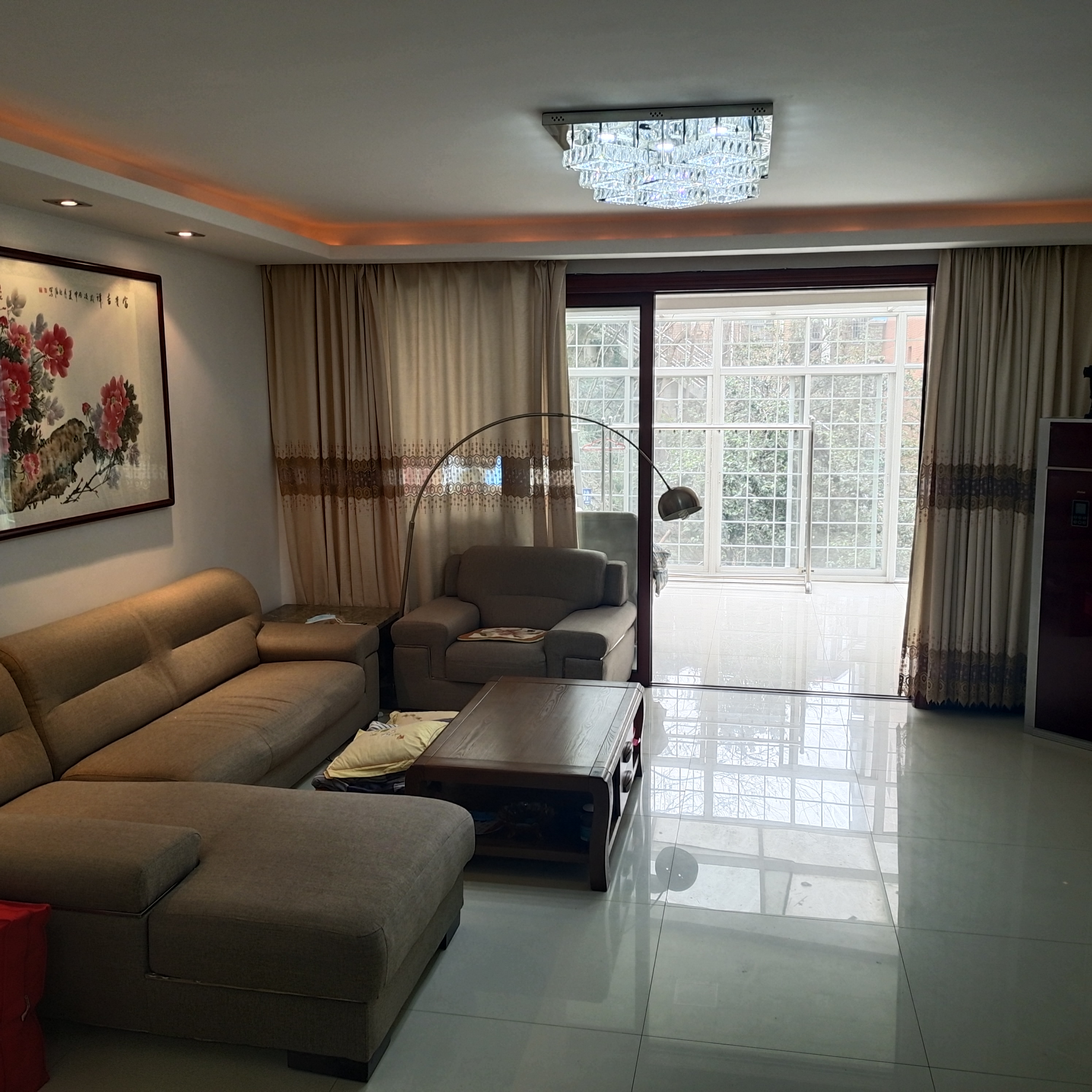 丽景雅苑  4室1厅1卫    68.0万 丽景雅苑  4室1厅1卫    68.0万客厅