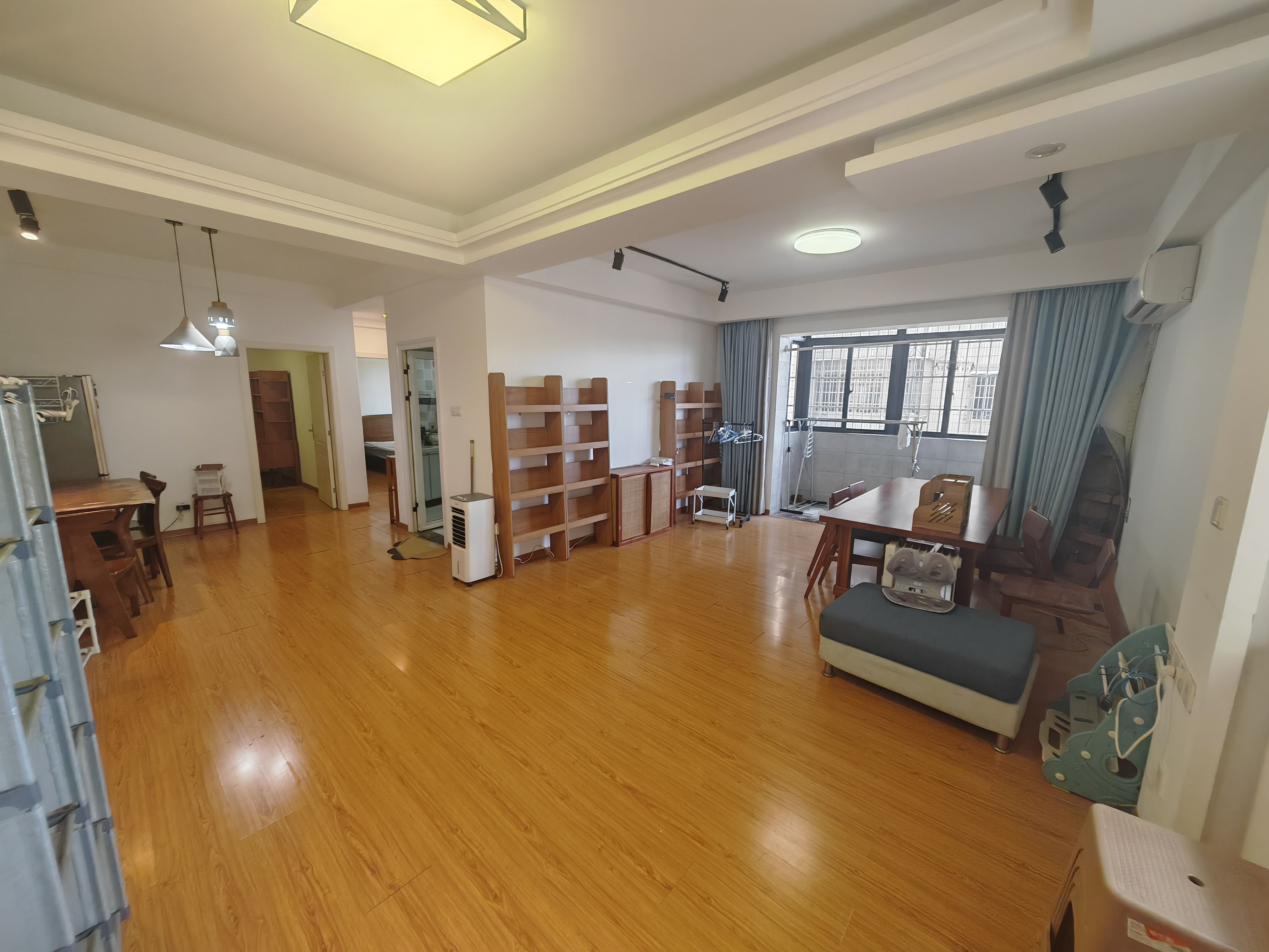 佳宝花园 2室2厅1卫 2300.0元/月 佳宝花园 2室2厅1卫 2300.0元/月室内图