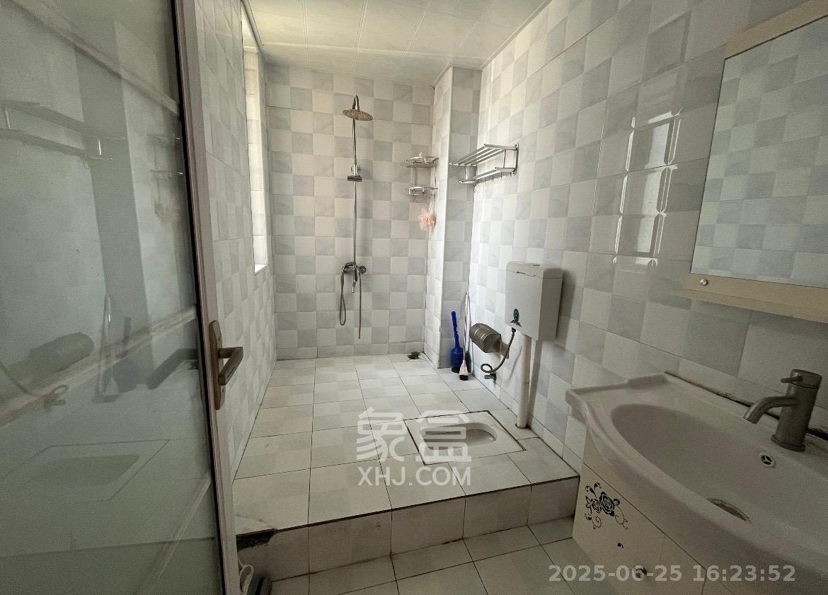 金地格林公馆  3室2厅2卫    2500.0元/月 金地格林公馆  3室2厅2卫    2500.0元/月室内图