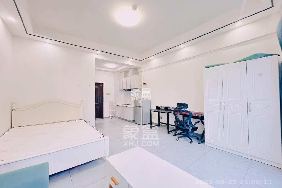 裕天国际商汇中心  1室0厅1卫    1600.0元/月 裕天国际商汇中心  1室0厅1卫    1600.0元/月室内图