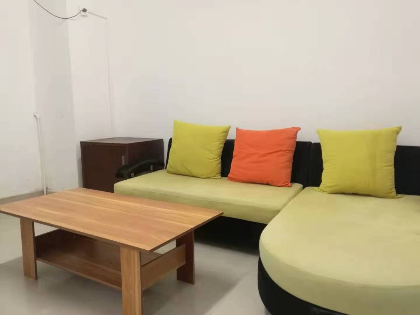 凤翔大厦 1室1厅1卫 1200.0元/月 凤翔大厦 1室1厅1卫 1200.0元/月室内图