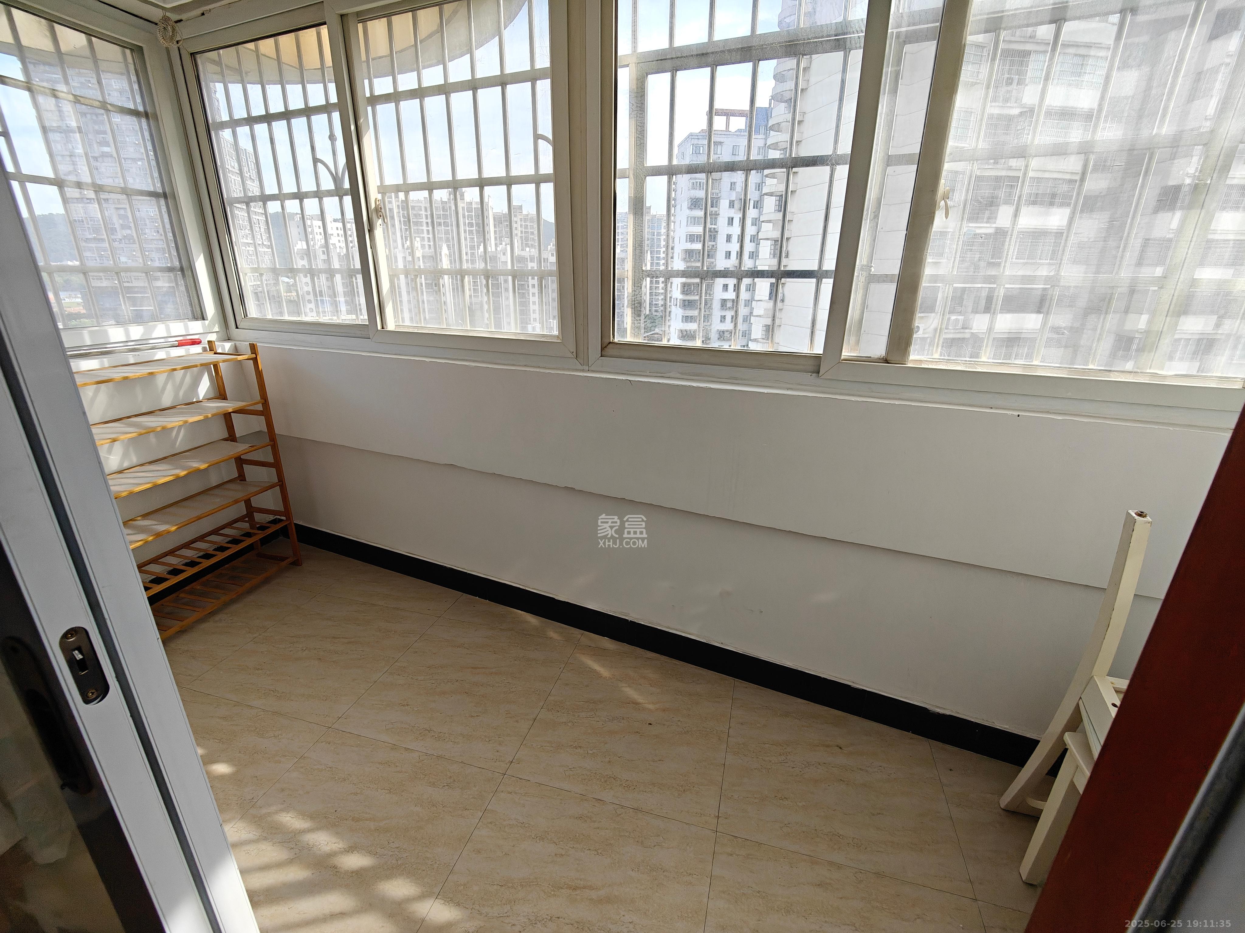玛依拉山庄  3室2厅2卫   3000.00元/月室内图