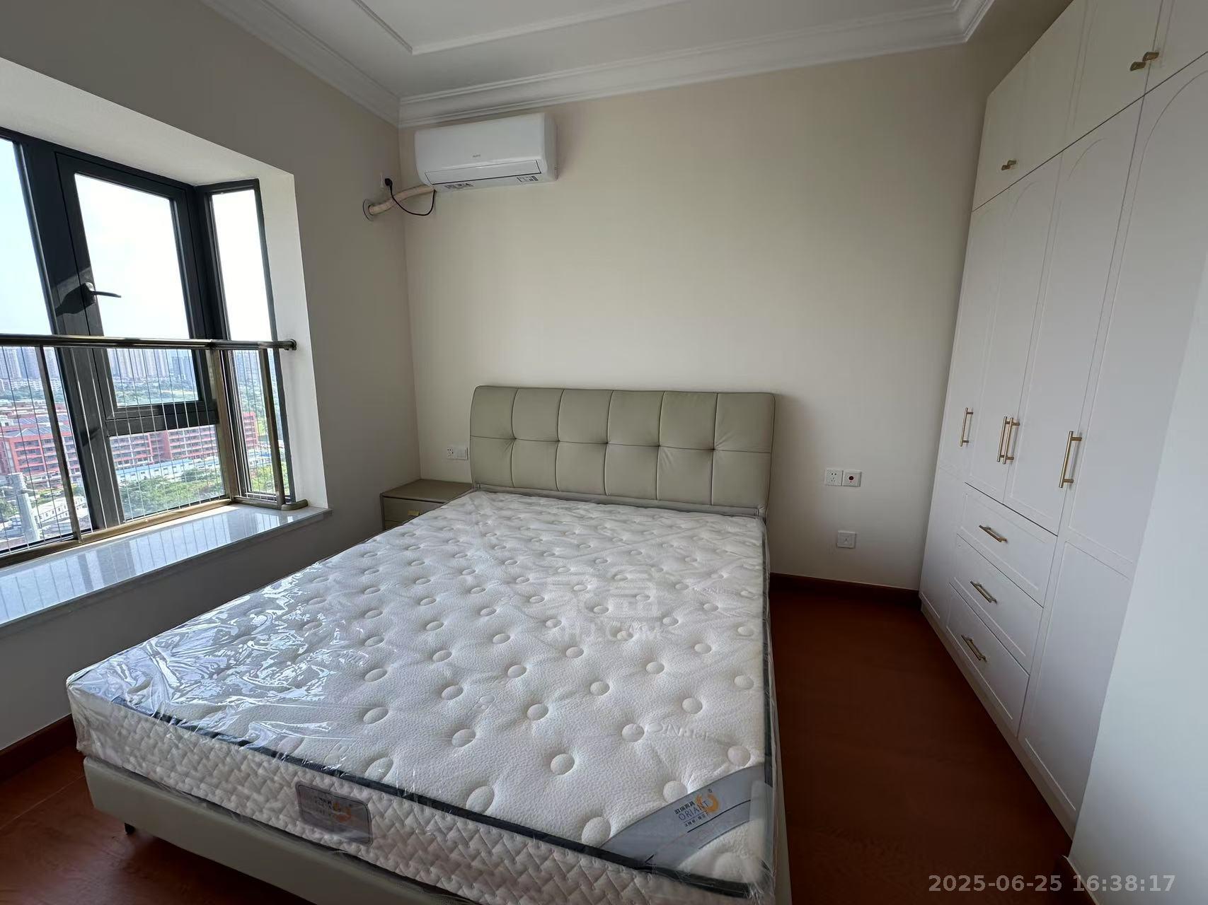 恒大华府 3室2厅1卫 2300.0元/月 恒大华府 3室2厅1卫 2300.0元/月室内图