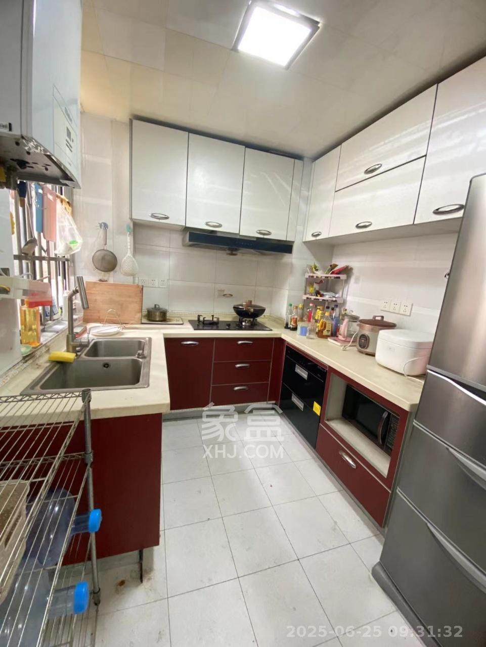 枫华府第 3室2厅2卫 2200.0元/月 枫华府第 3室2厅2卫 2200.0元/月室内图