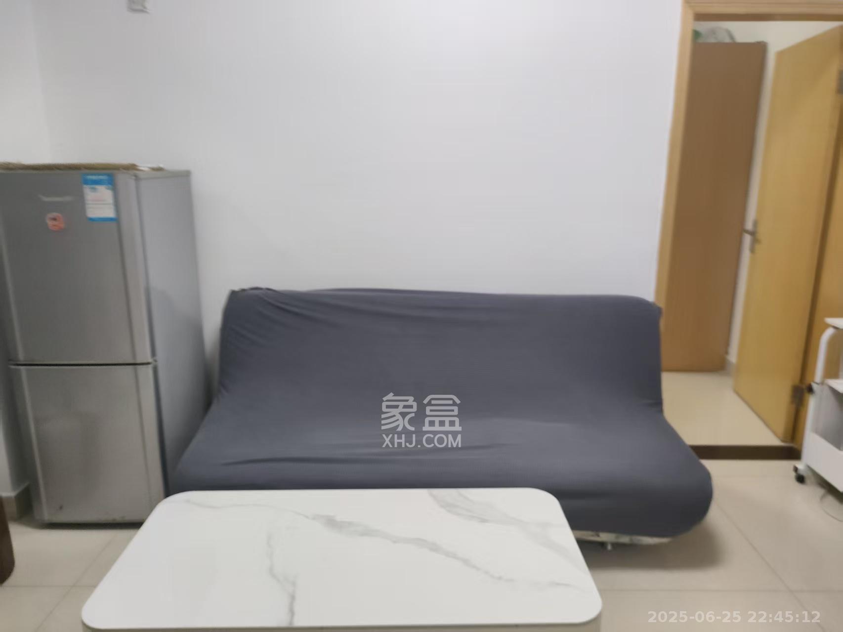 标志浪漫满屋（枫景公寓）  1室1厅1卫   1600.00元/月室内图