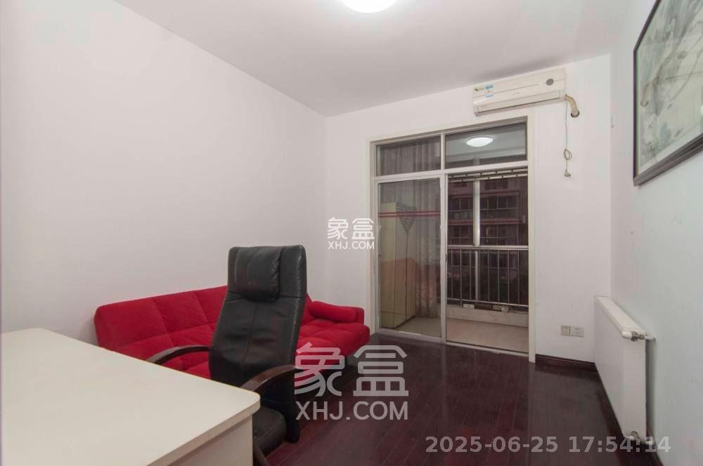 华银园 3室2厅1卫 2500.0元/月 华银园 3室2厅1卫 2500.0元/月室内图